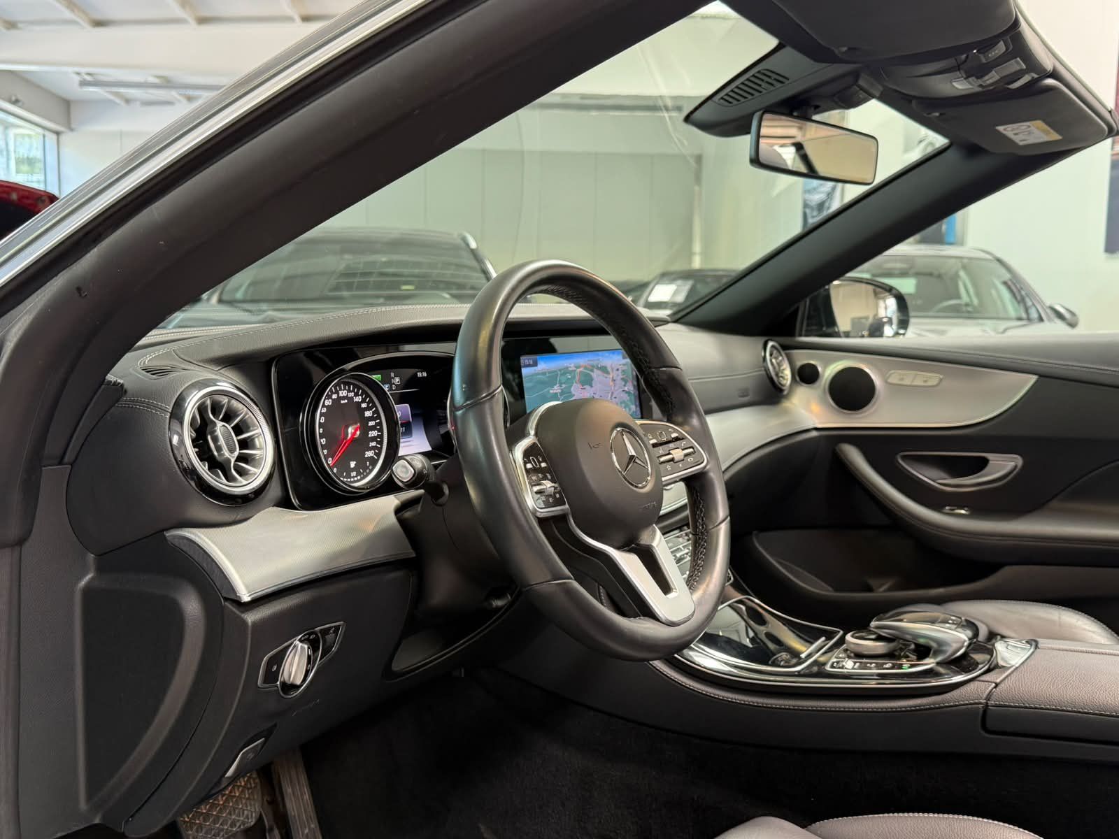 Fahrzeugabbildung Mercedes-Benz E200 Cabrio AVANTGARDE+AIRSCARF+TEMP+KAMERA+TOTW