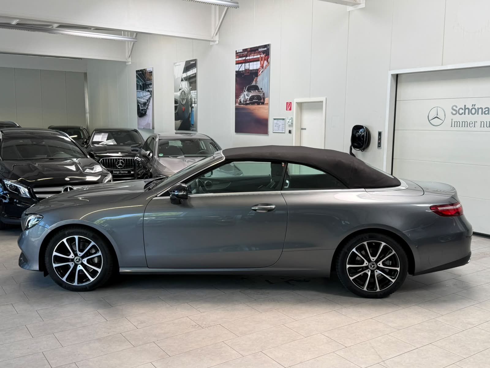 Fahrzeugabbildung Mercedes-Benz E200 Cabrio AVANTGARDE+AIRSCARF+TEMP+KAMERA+TOTW