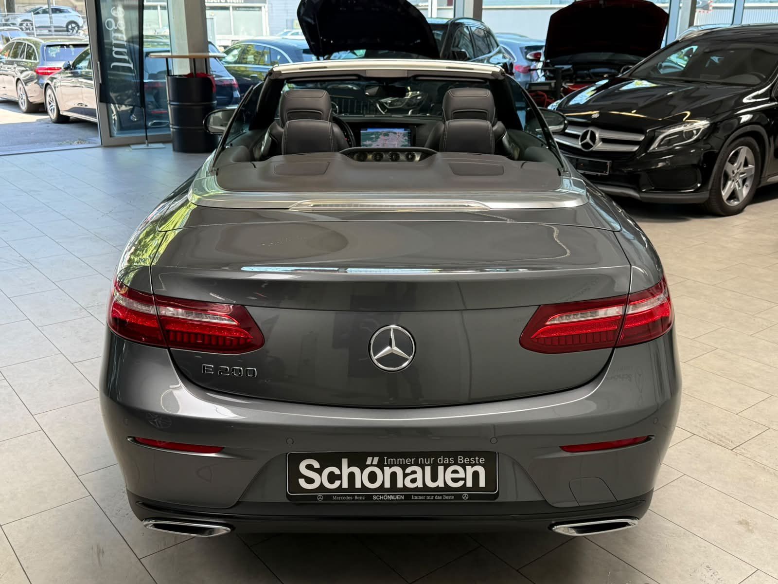 Fahrzeugabbildung Mercedes-Benz E200 Cabrio AVANTGARDE+AIRSCARF+TEMP+KAMERA+TOTW