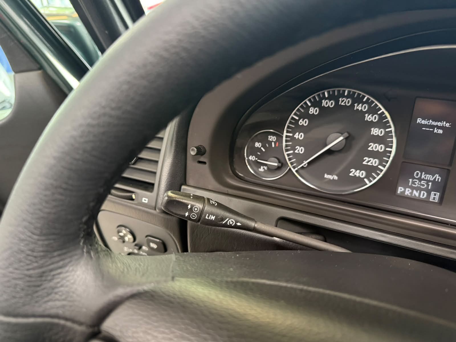 Fahrzeugabbildung Mercedes-Benz G 350 BlueTEC Station-Wagen kurz TOP ZUSTAND