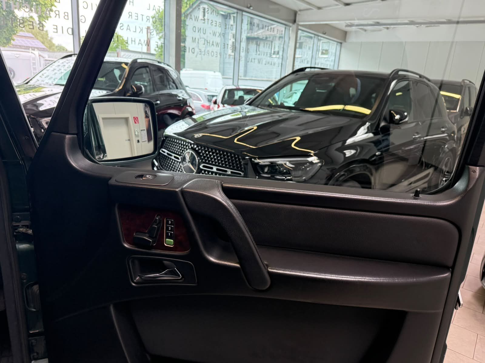 Fahrzeugabbildung Mercedes-Benz G 350 BlueTEC Station-Wagen kurz TOP ZUSTAND