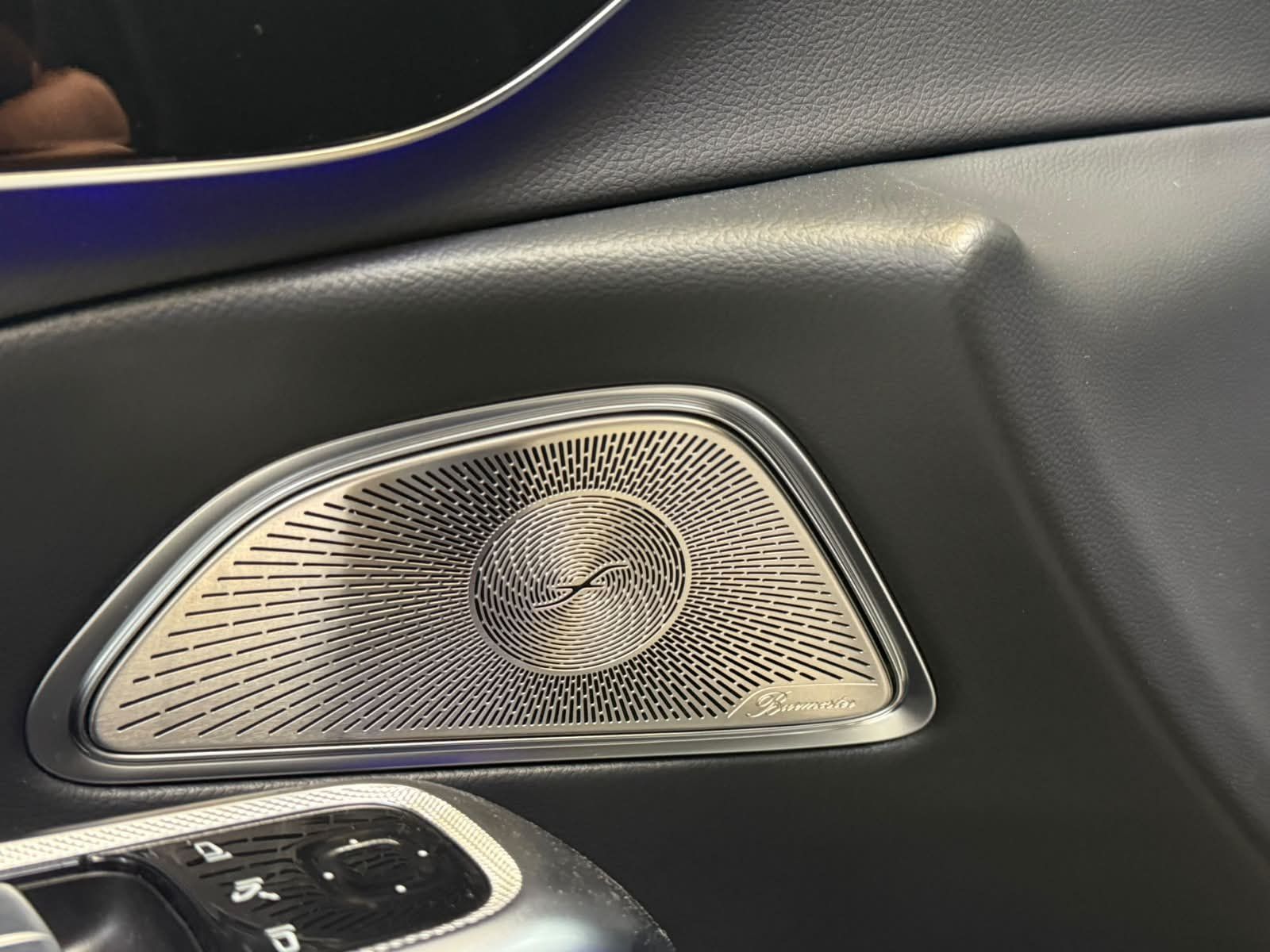 Fahrzeugabbildung Mercedes-Benz E 220 d T AMG ADV. BURM4D+AHK+DISTR+KEYLESS+DAB