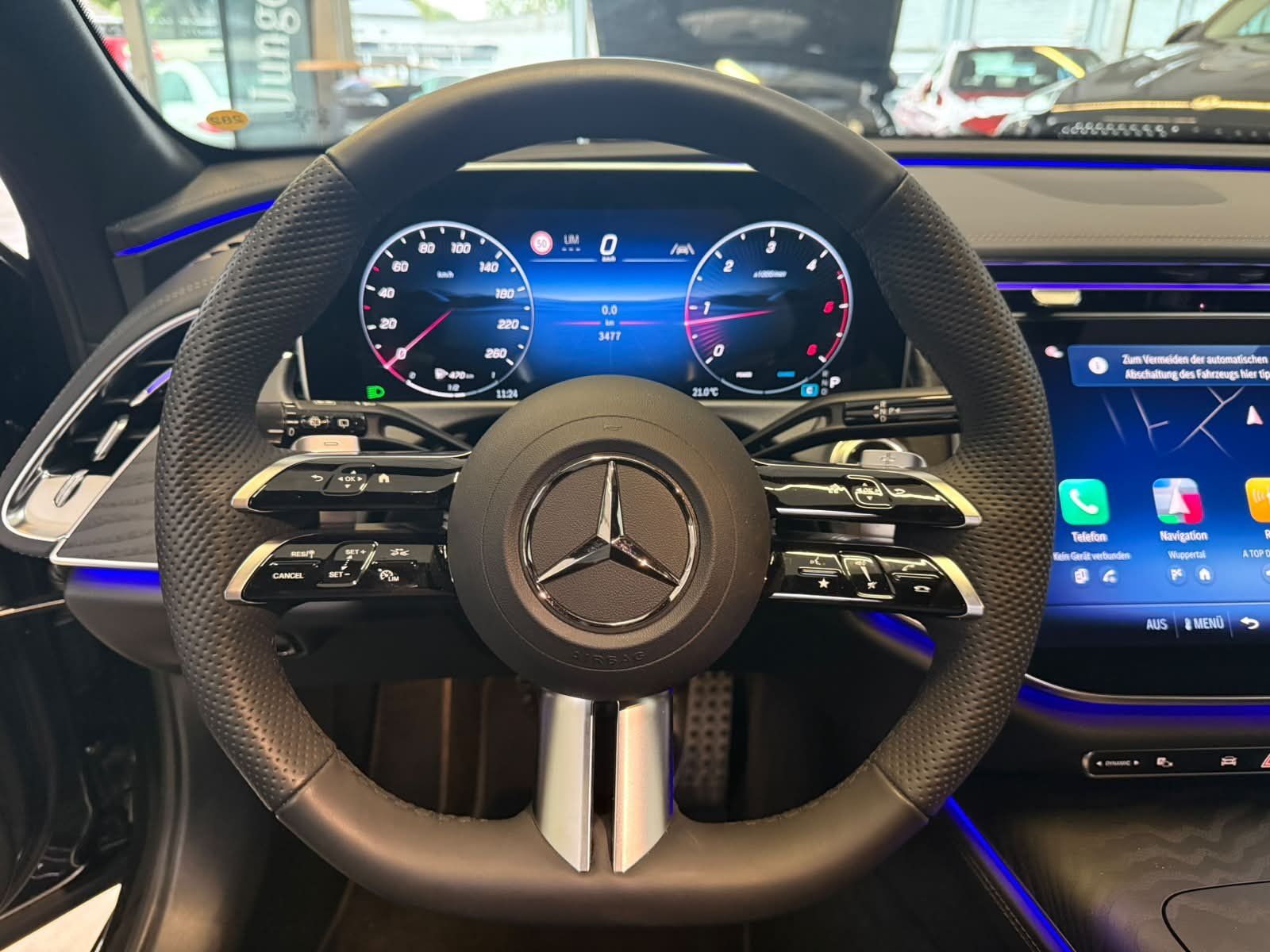 Fahrzeugabbildung Mercedes-Benz E 220 d T AMG ADV. BURM4D+AHK+DISTR+KEYLESS+DAB