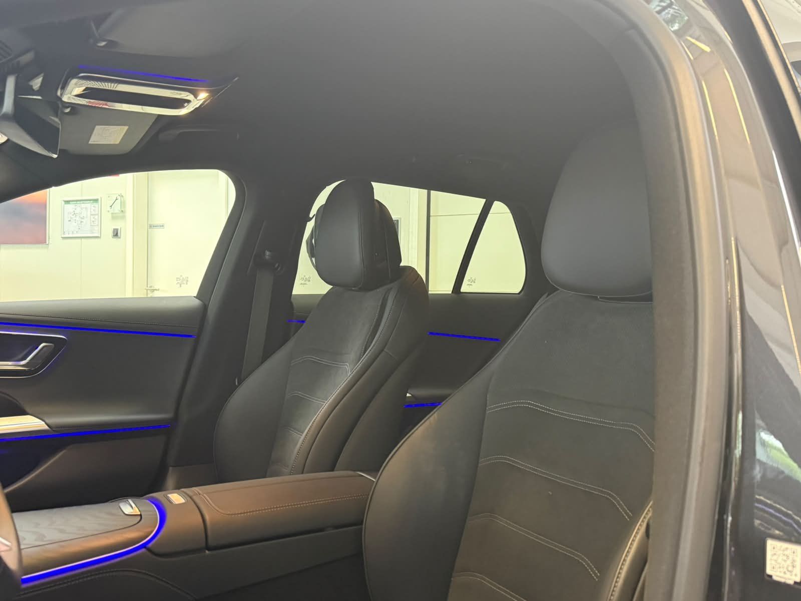 Fahrzeugabbildung Mercedes-Benz E 220 d T AMG ADV. BURM4D+AHK+DISTR+KEYLESS+DAB