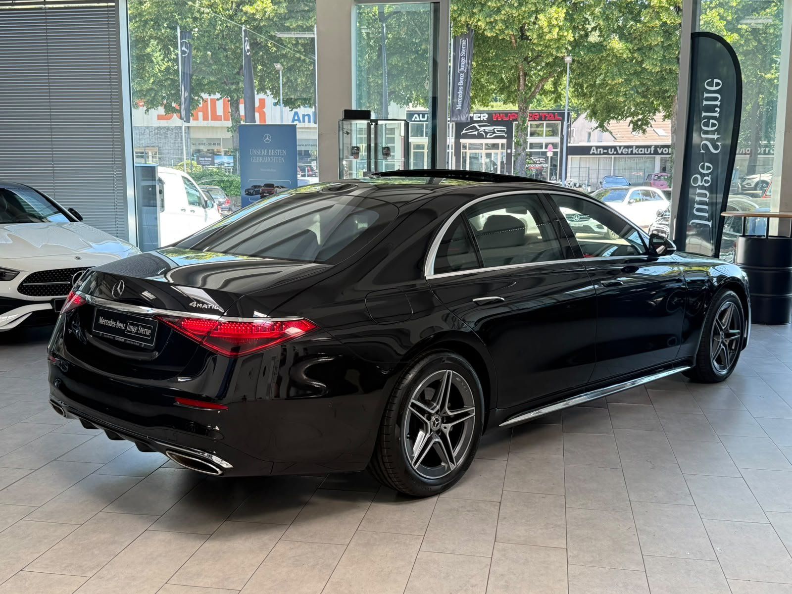 Fahrzeugabbildung Mercedes-Benz S 450 4M L AMG DRIVEPILOT+EXECUTIVE+AIRMATIC+HUD