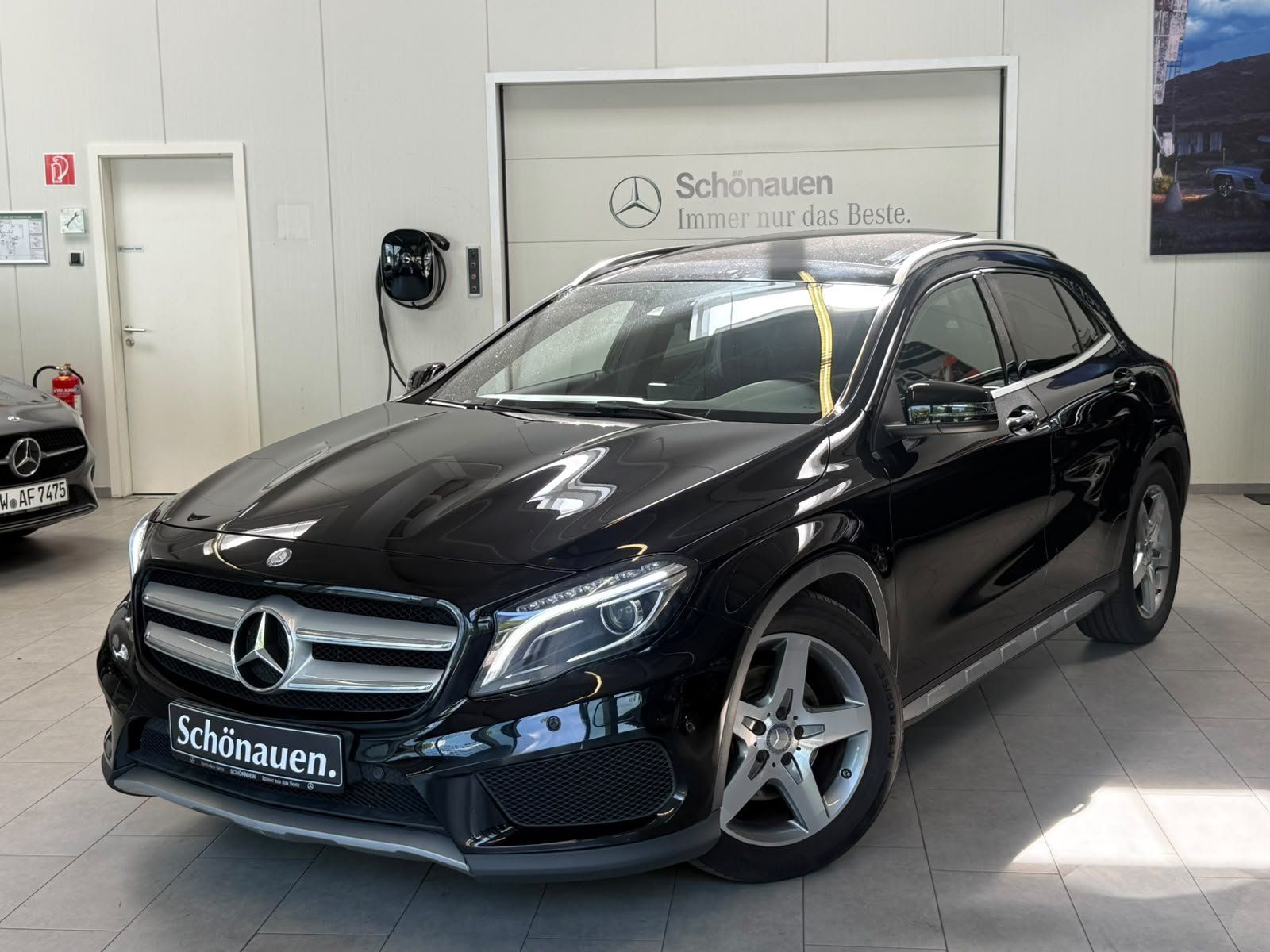Mercedes-Benz GLA 220 4M AMG+PANO+HARMAN / NUR AN GEWERBE!