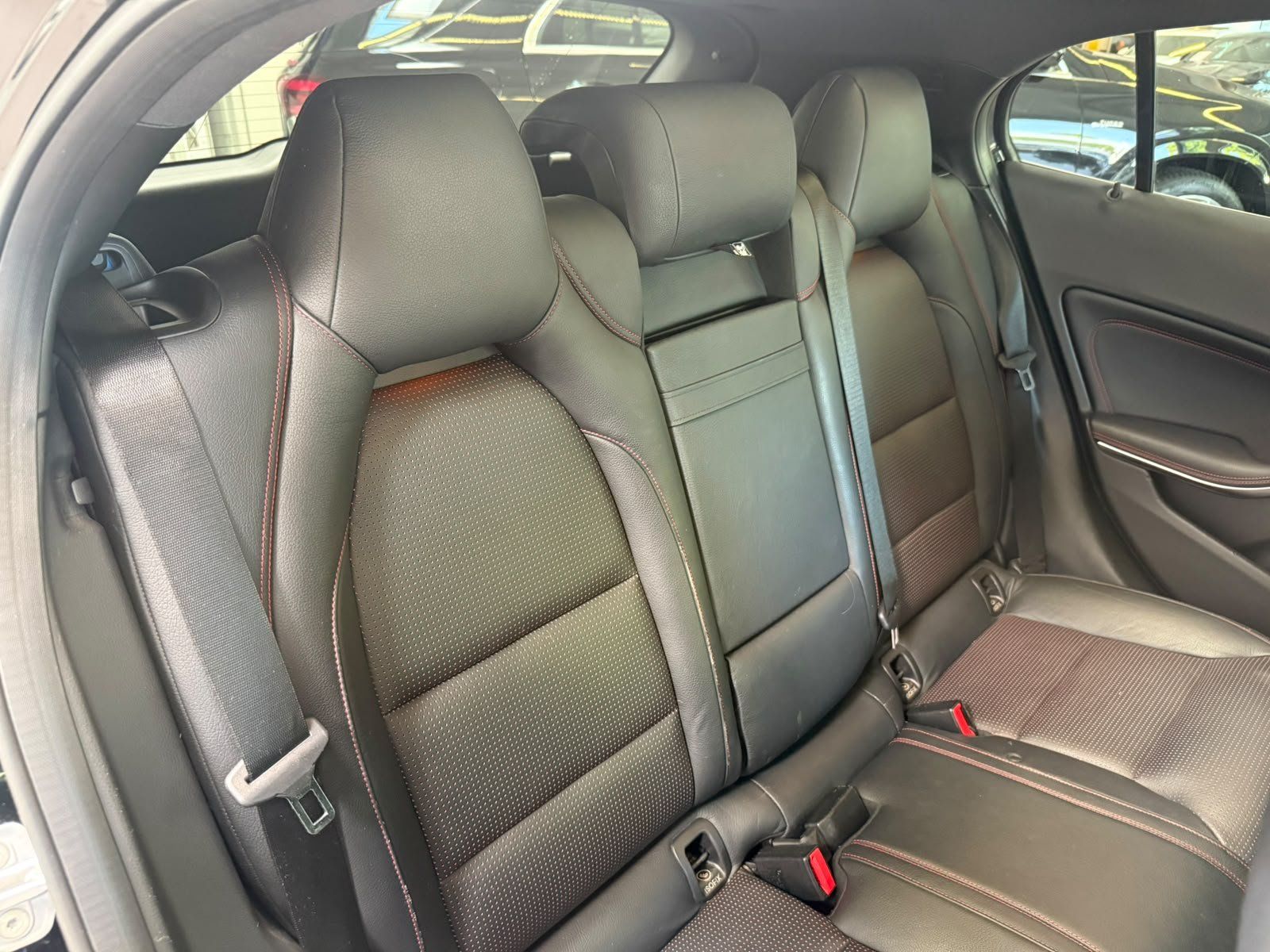 Fahrzeugabbildung Mercedes-Benz GLA 220 4M AMG+PANO+HARMAN / NUR AN GEWERBE!
