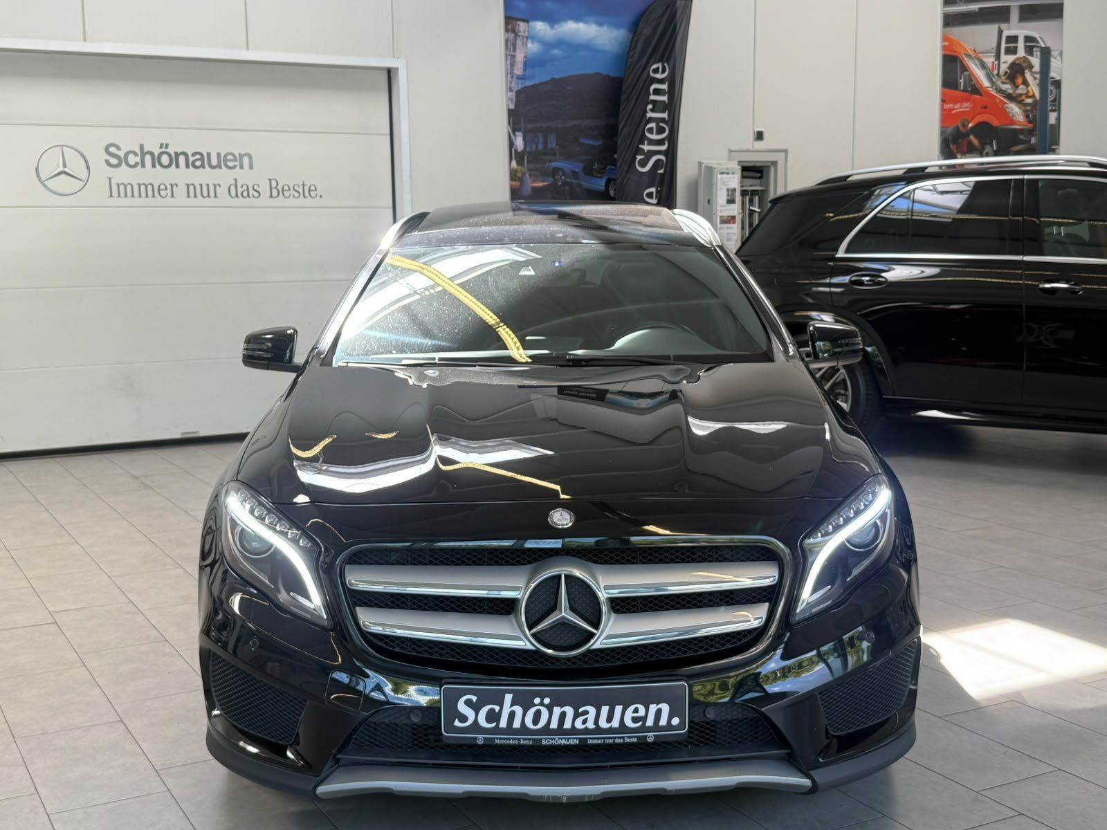 Fahrzeugabbildung Mercedes-Benz GLA 220 4M AMG+PANO+HARMAN / NUR AN GEWERBE!