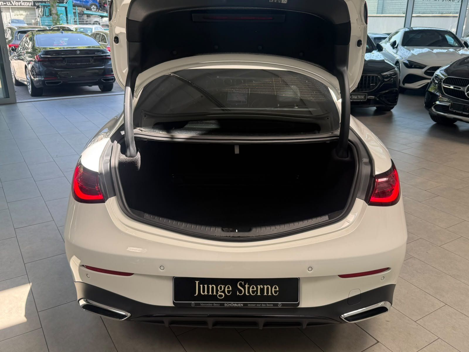 Fahrzeugabbildung Mercedes-Benz CLE 220 d AMG+HUD+PANO+BURM+NIGHT+MEMORY+DIGITAL