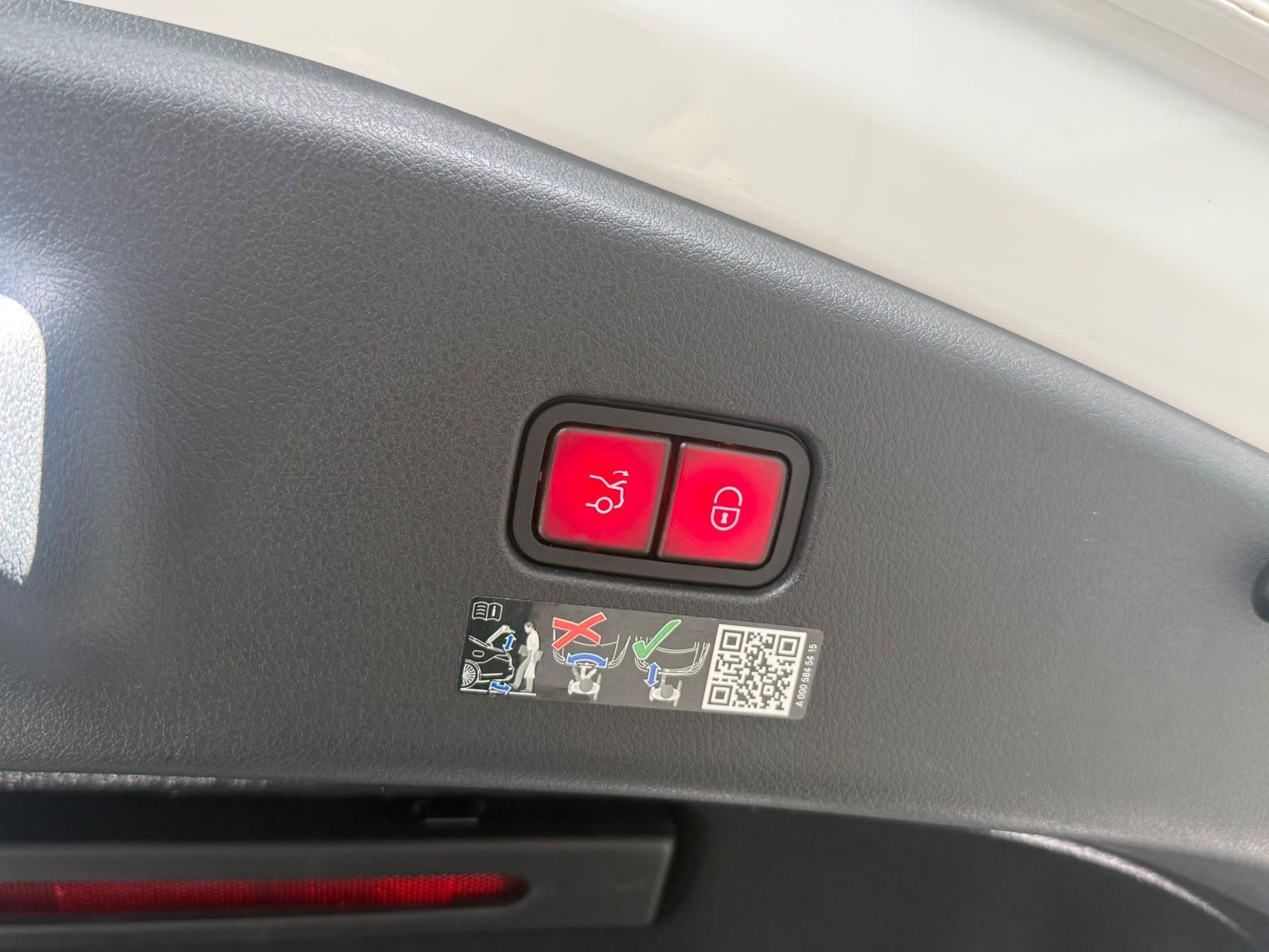 Fahrzeugabbildung Mercedes-Benz CLE 220 d AMG+HUD+PANO+BURM+NIGHT+MEMORY+DIGITAL