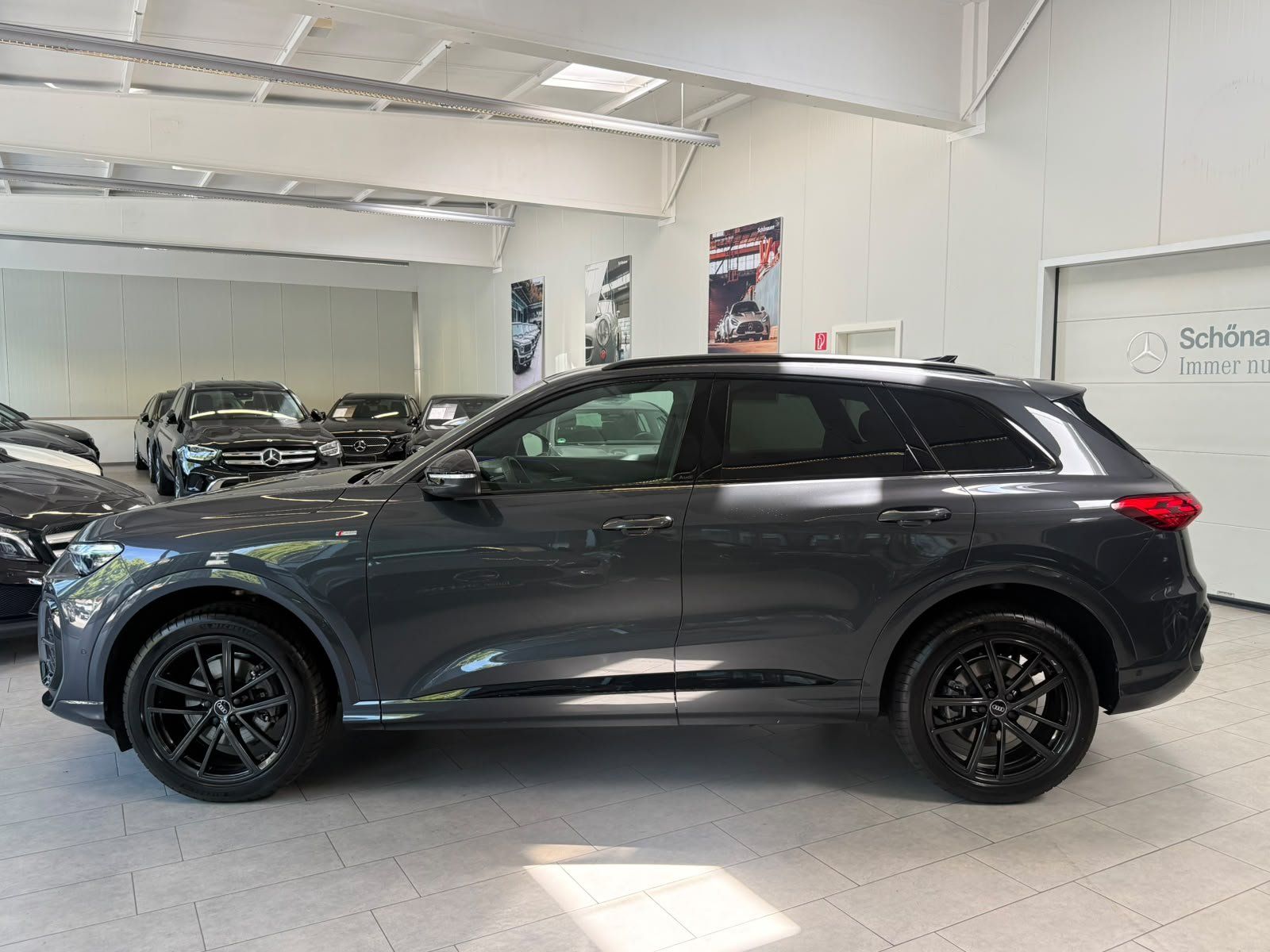 Fahrzeugabbildung Audi Q5 2.0 TFSI S-LINE PANO+KAMERA+3ZONEN+LED+20"