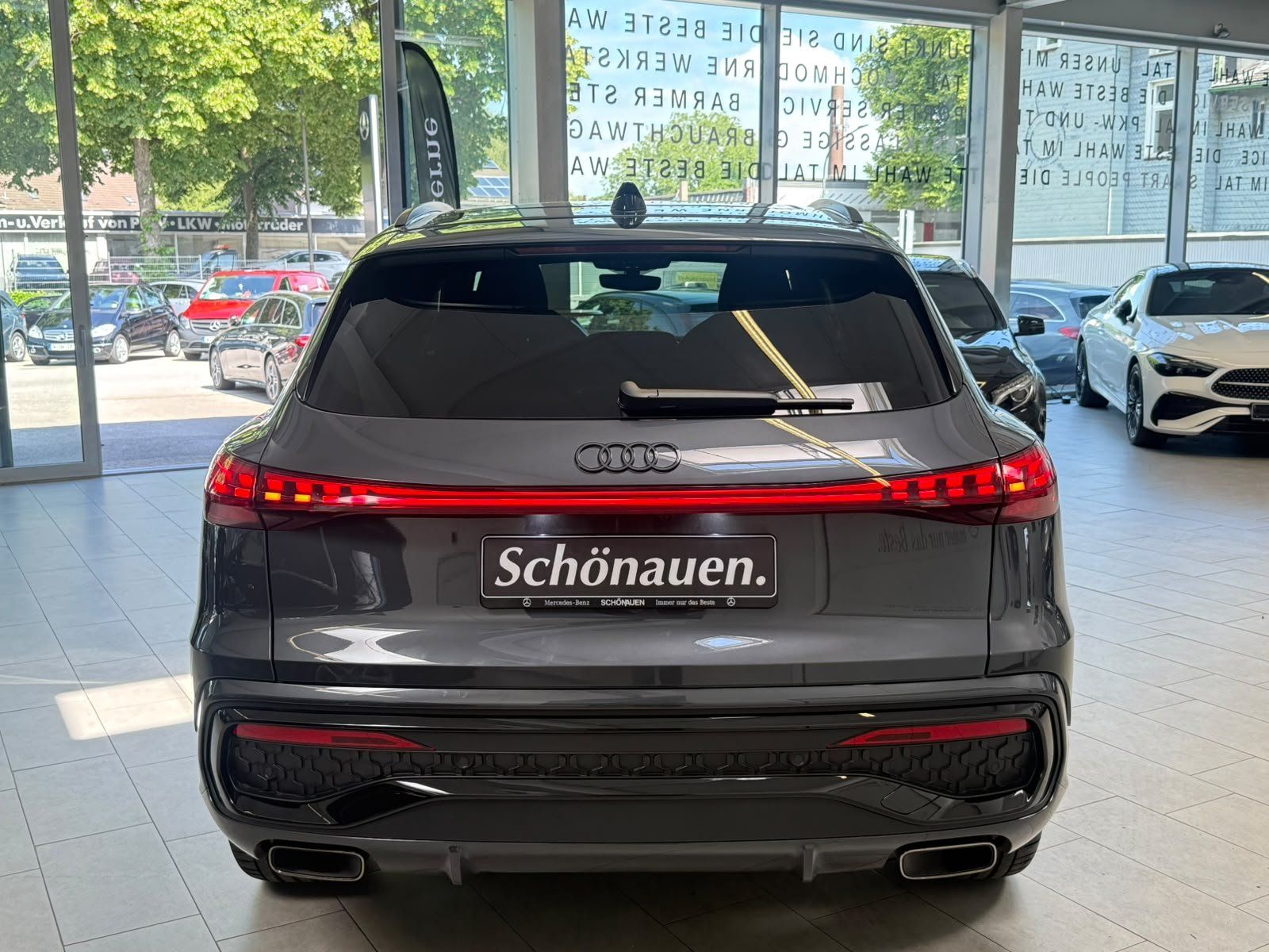 Fahrzeugabbildung Audi Q5 2.0 TFSI S-LINE PANO+KAMERA+3ZONEN+LED+20"