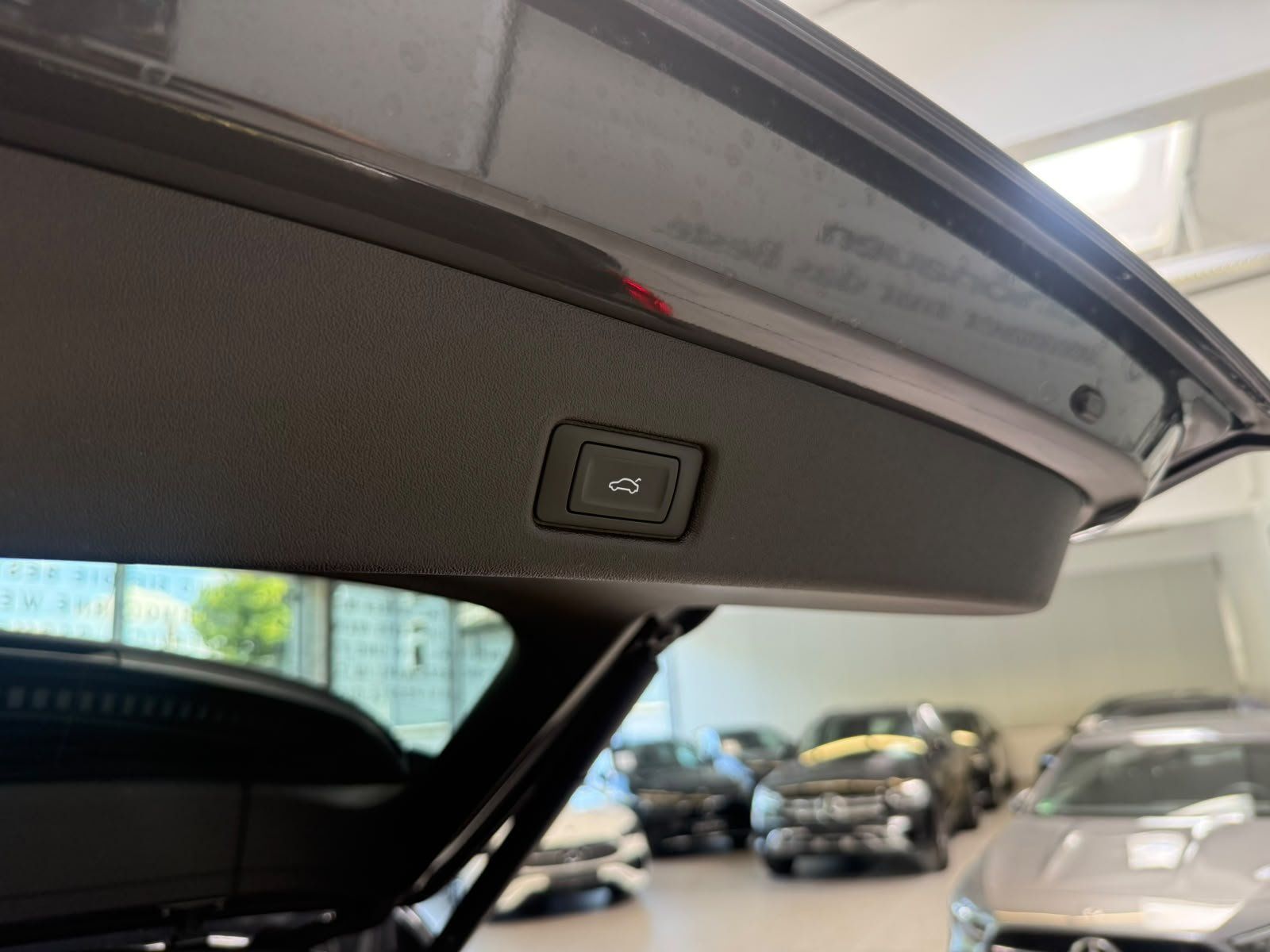 Fahrzeugabbildung Audi Q5 2.0 TFSI S-LINE PANO+KAMERA+3ZONEN+LED+20"