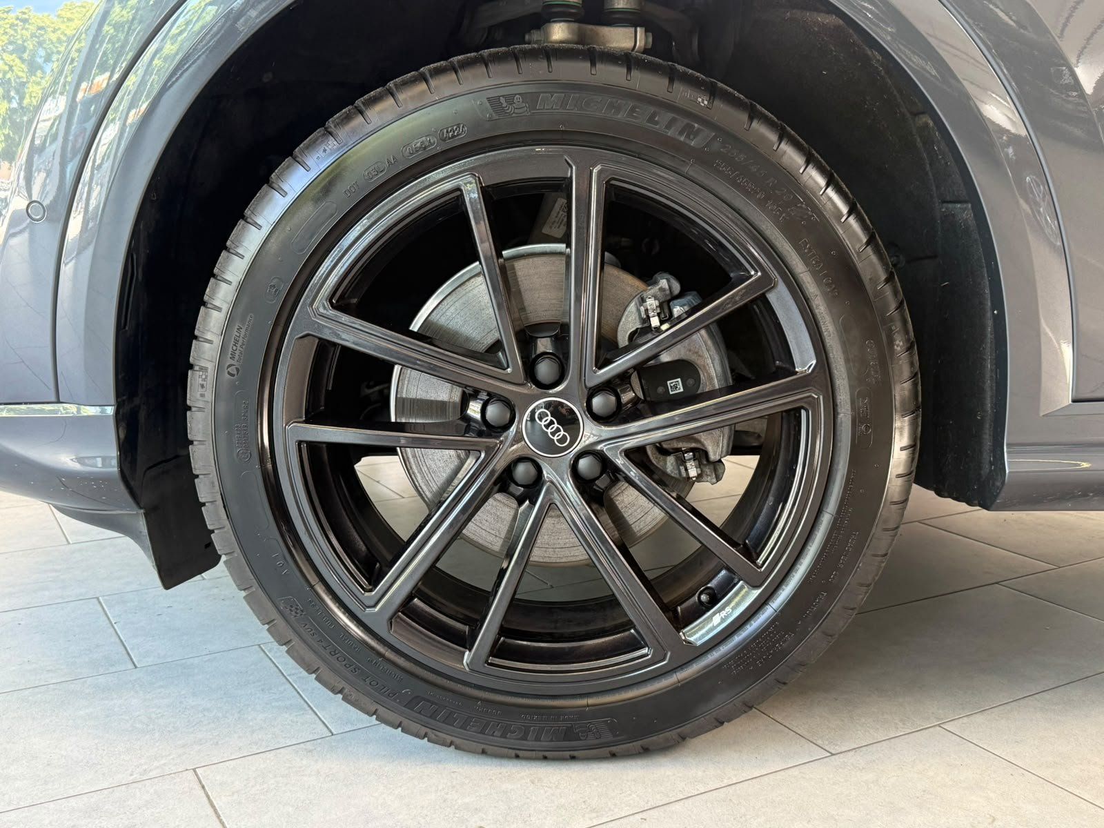 Fahrzeugabbildung Audi Q5 2.0 TFSI S-LINE PANO+KAMERA+3ZONEN+LED+20"