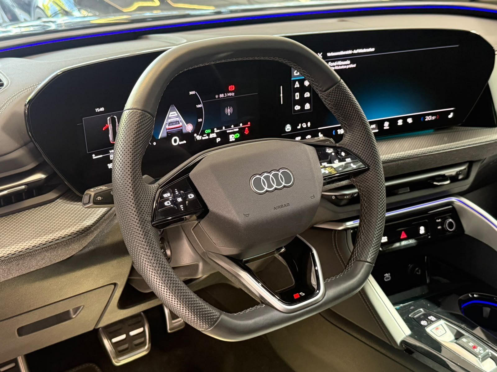 Fahrzeugabbildung Audi Q5 2.0 TFSI S-LINE PANO+KAMERA+3ZONEN+LED+20"