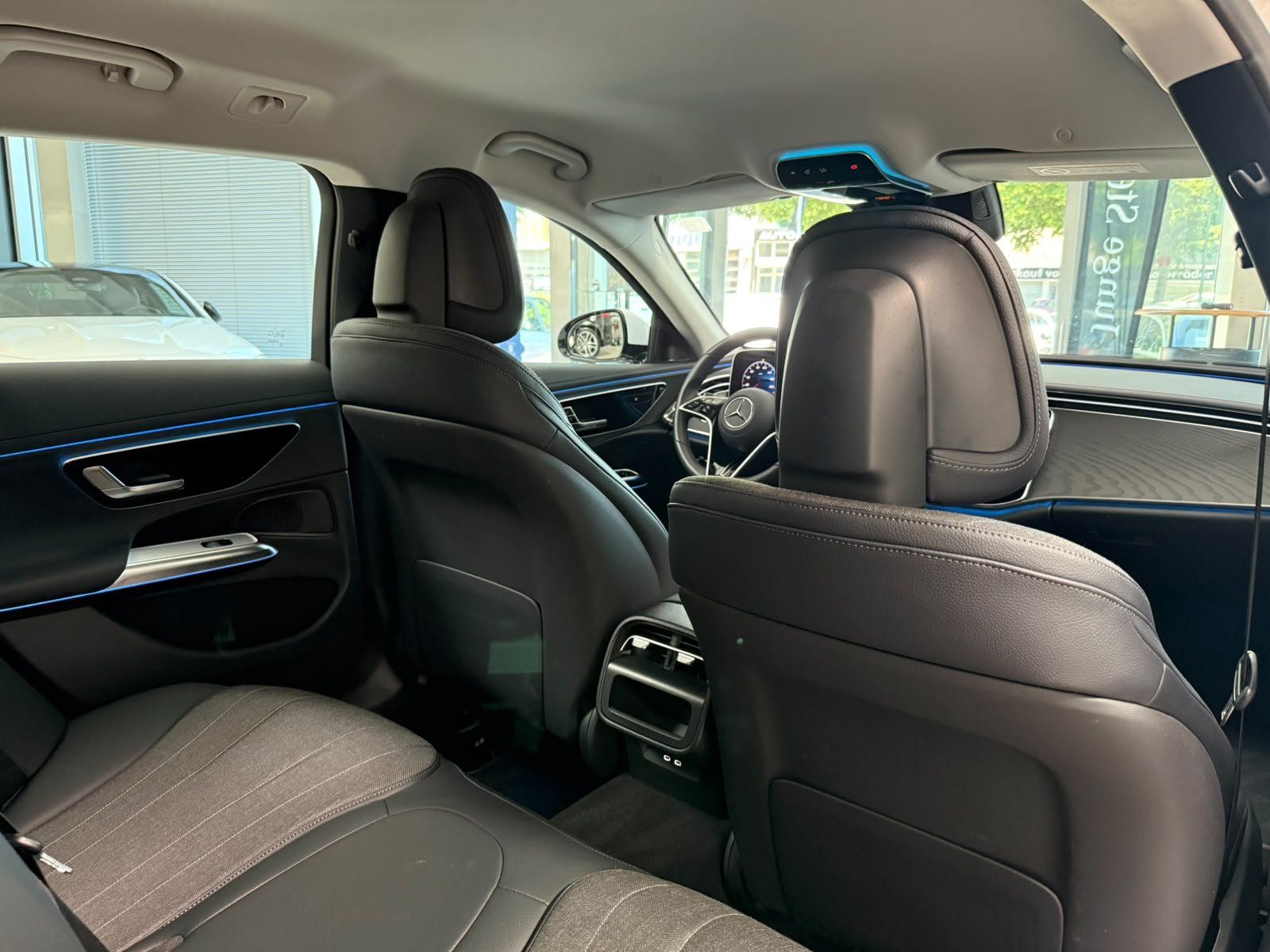 Fahrzeugabbildung Mercedes-Benz E 220d T Avantgarde DISTR+AHK+KAMERA+KEYLESS+LED