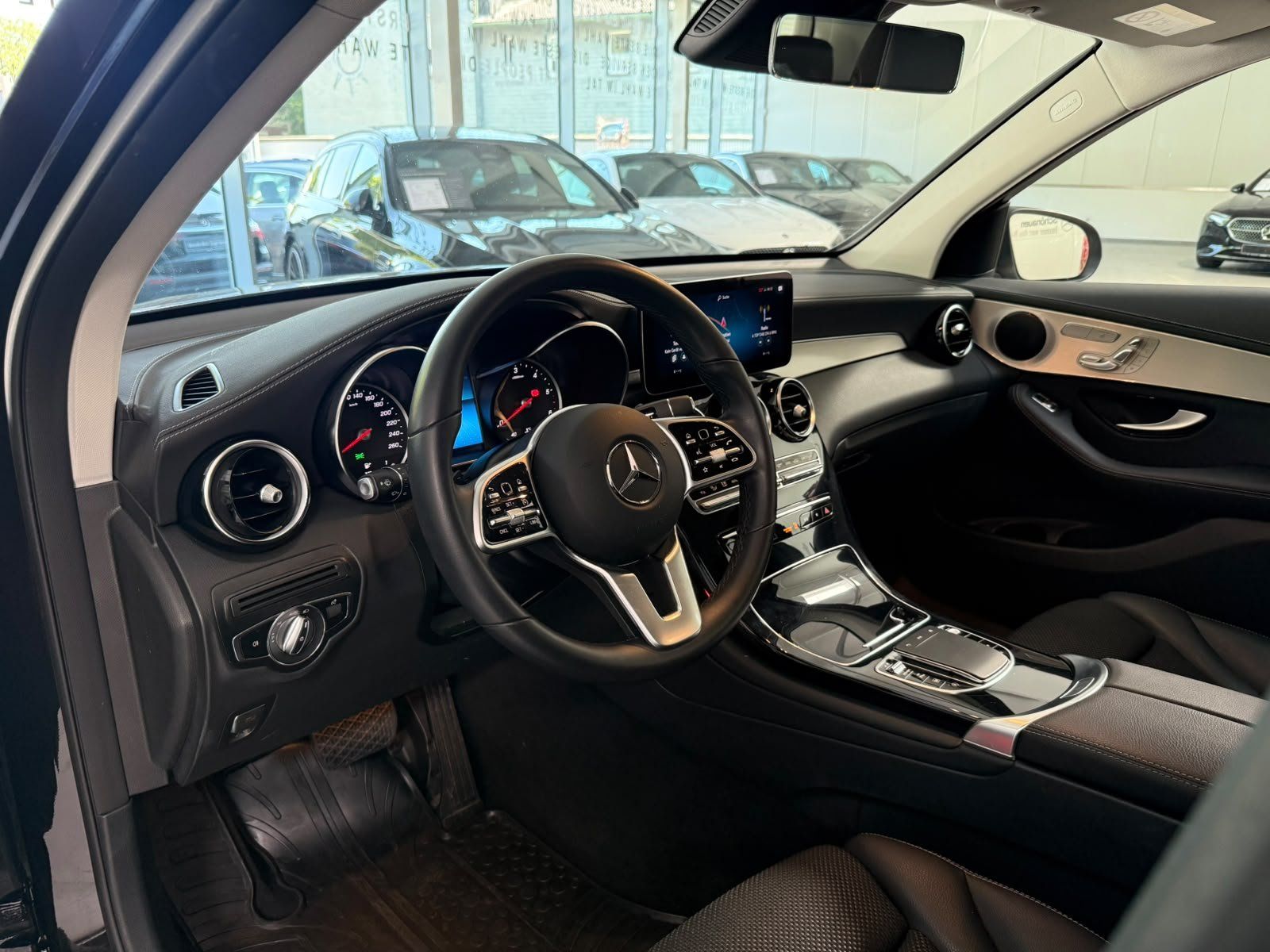 Fahrzeugabbildung Mercedes-Benz GLC 220d 4M Exclusive MEMORY+KAMERA+CARPLAY+LED