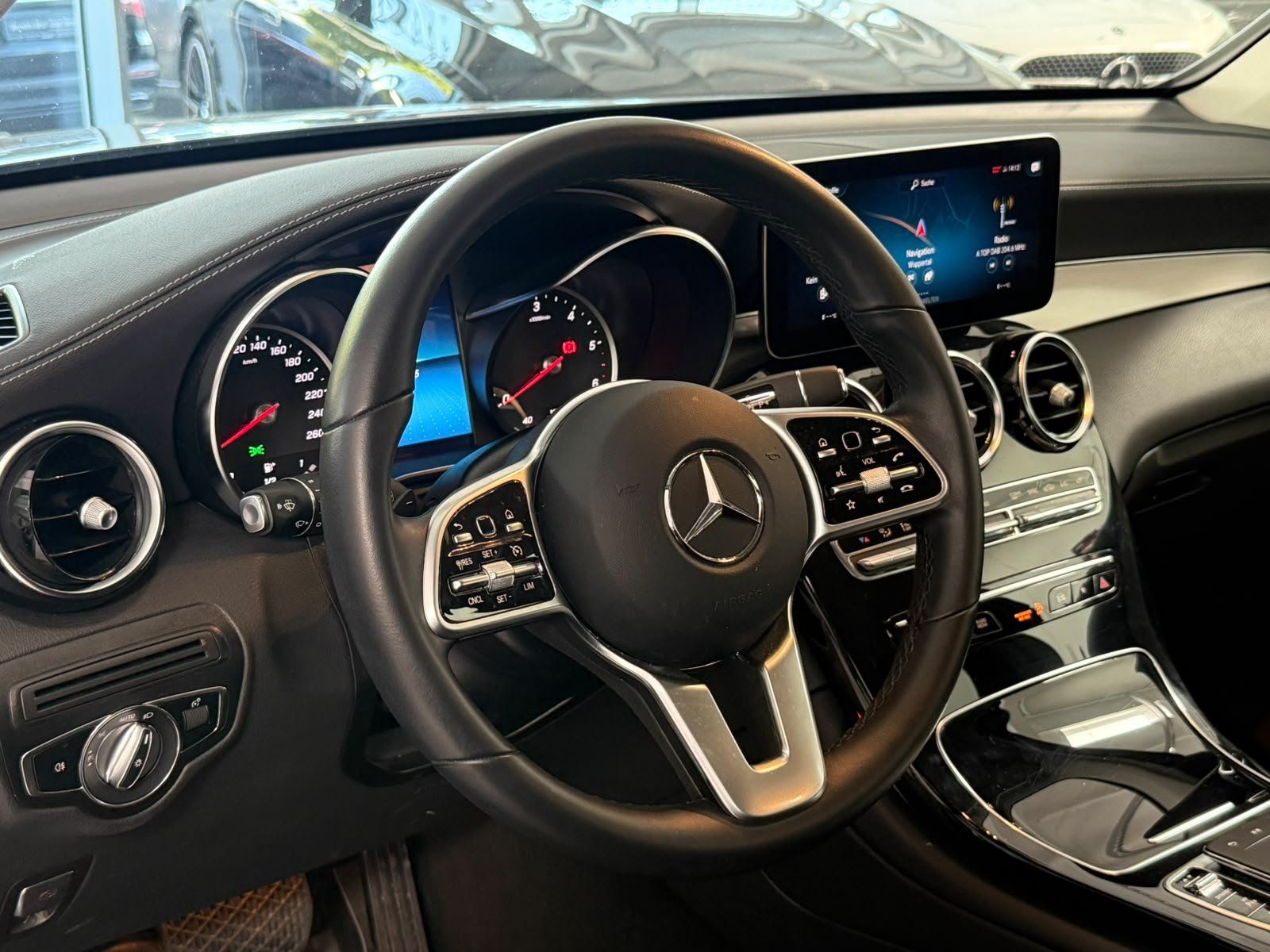 Fahrzeugabbildung Mercedes-Benz GLC 220d 4M Exclusive MEMORY+KAMERA+CARPLAY+LED