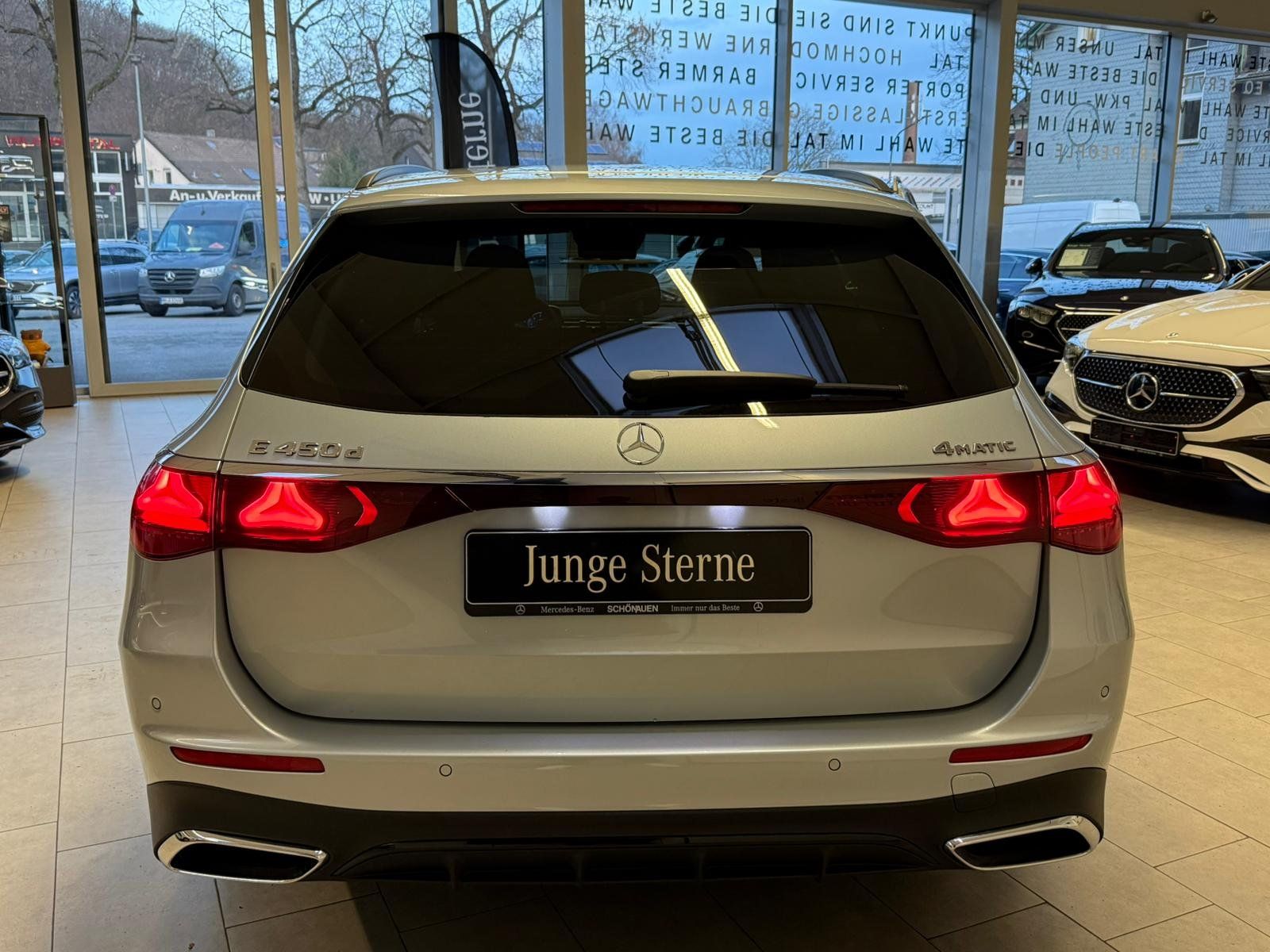 Fahrzeugabbildung Mercedes-Benz E 450 d 4M T AMG+PANO+DISTR+AHK+NIGHT+360+MEMORY