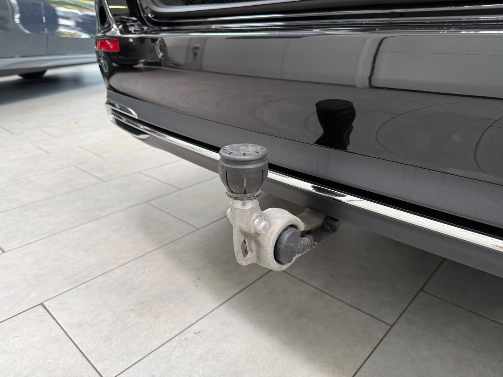 Fahrzeugabbildung Mercedes-Benz E 220d T Avantgarde DISTR+PANO+AHK+KEYLESS+LED