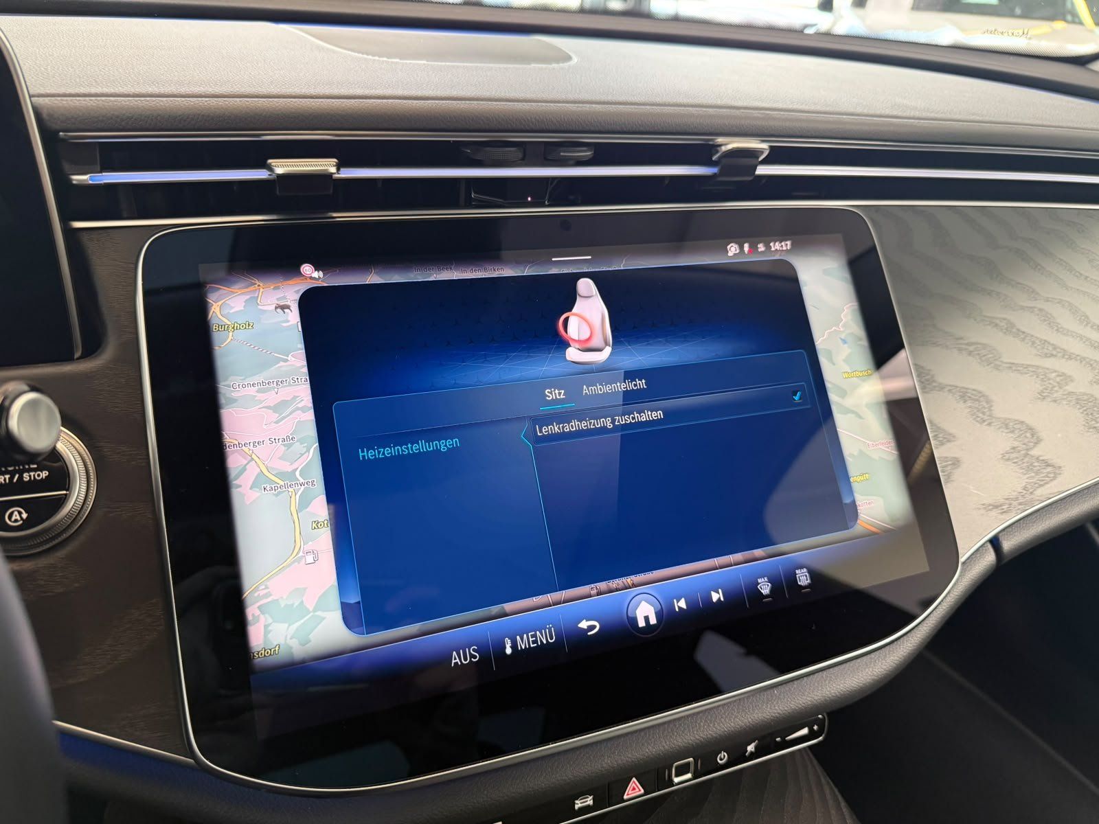 Fahrzeugabbildung Mercedes-Benz E 220d T Avantgarde DISTR+PANO+AHK+KEYLESS+LED