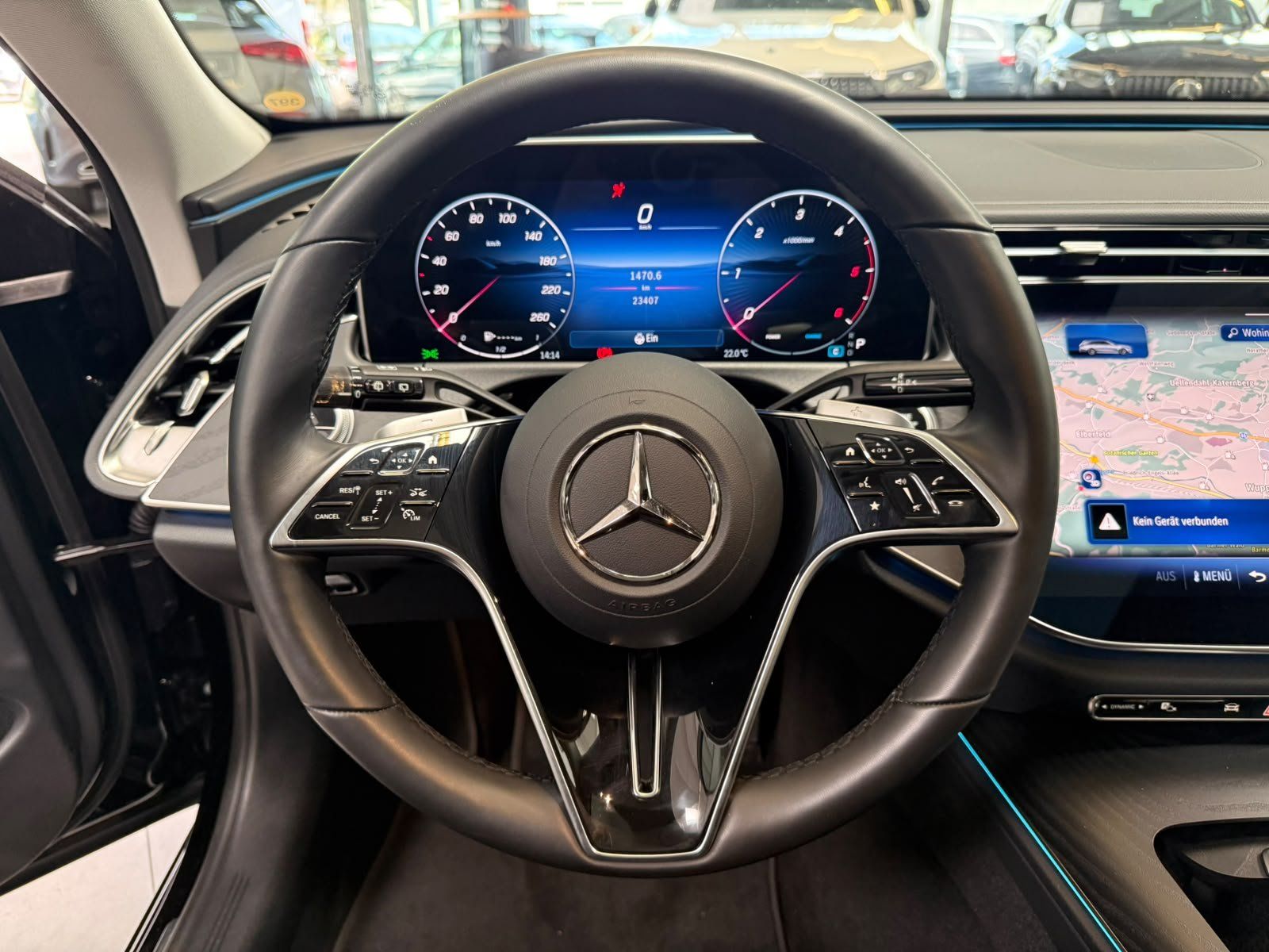Fahrzeugabbildung Mercedes-Benz E 220d T Avantgarde DISTR+PANO+AHK+KEYLESS+LED