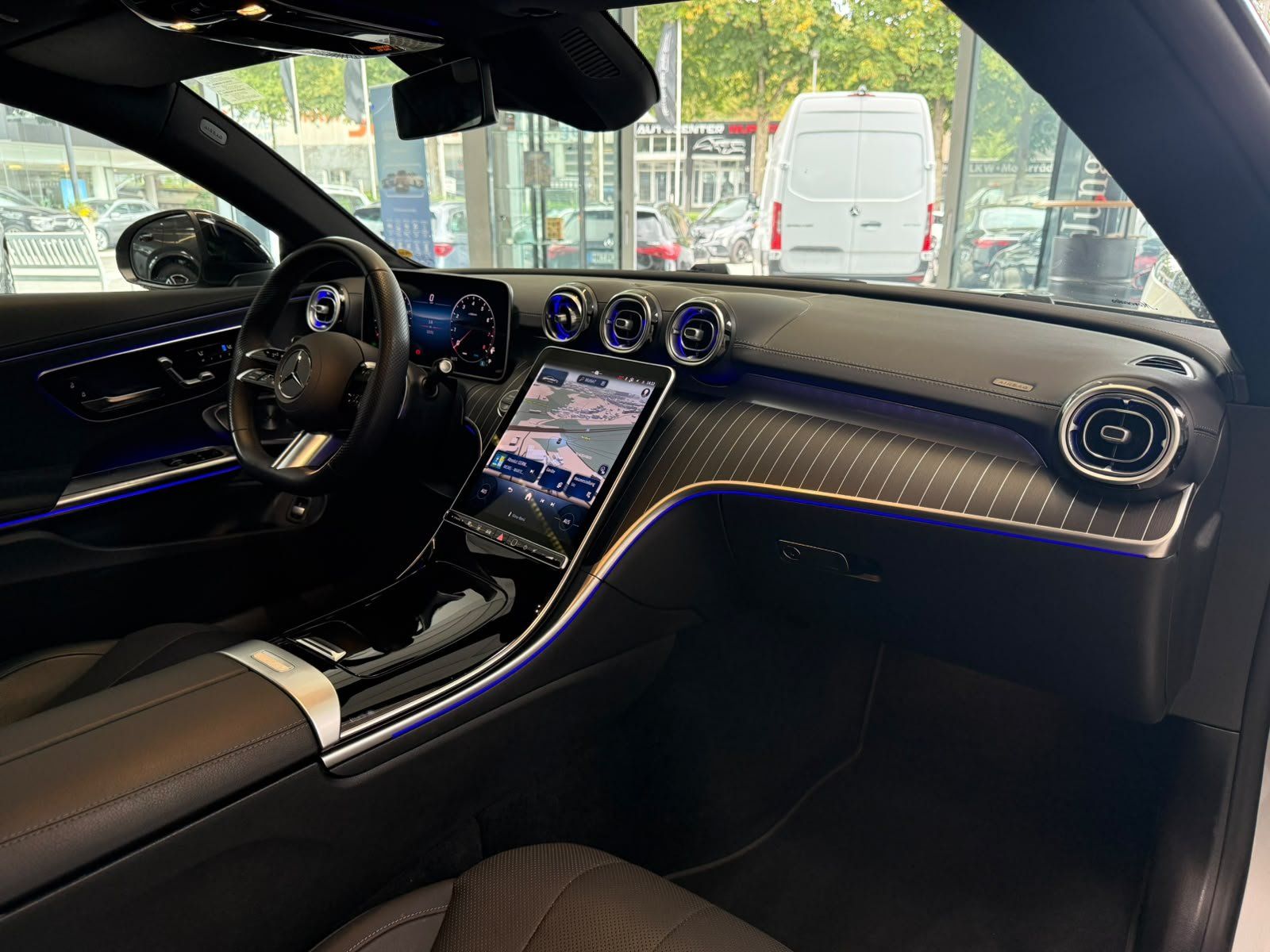 Fahrzeugabbildung Mercedes-Benz CLE 300 4M AMG+PANO+BURM+STDHZ+NIGHT+DISTR+360°