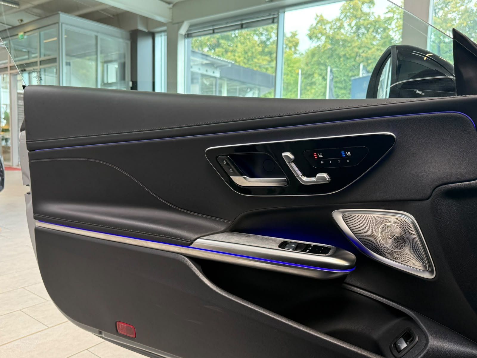 Fahrzeugabbildung Mercedes-Benz CLE 300 4M AMG+PANO+BURM+STDHZ+NIGHT+DISTR+360°