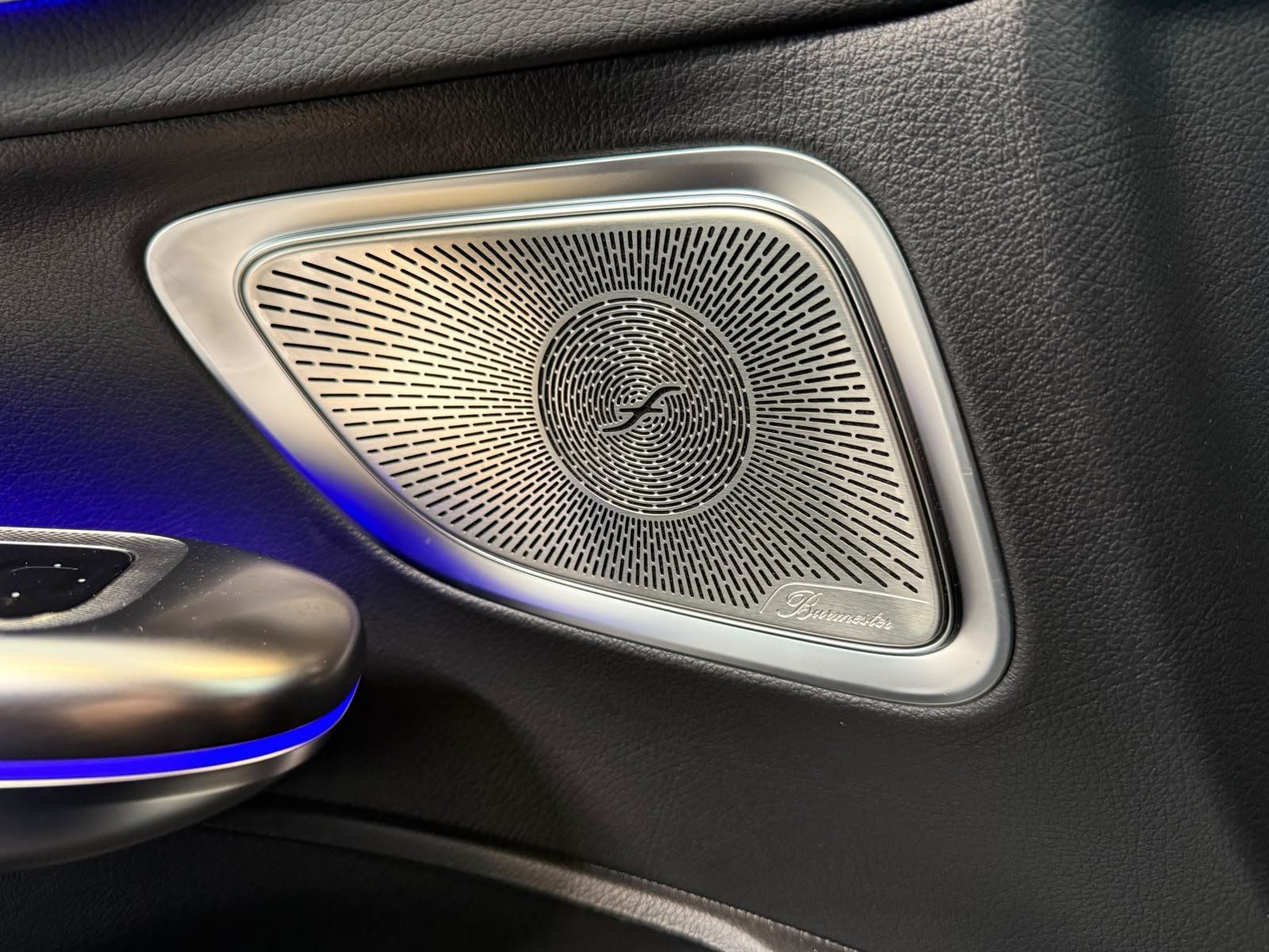 Fahrzeugabbildung Mercedes-Benz CLE 300 4M AMG+PANO+BURM+STDHZ+NIGHT+DISTR+360°