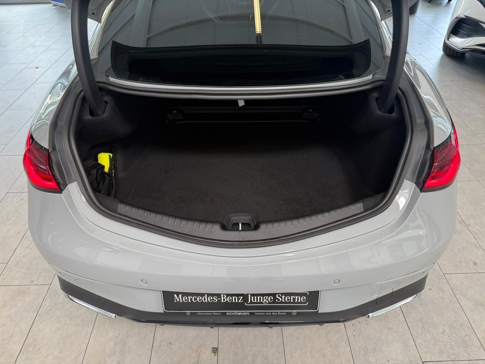 Fahrzeugabbildung Mercedes-Benz CLE 300 4M AMG+PANO+BURM+STDHZ+NIGHT+DISTR+360°
