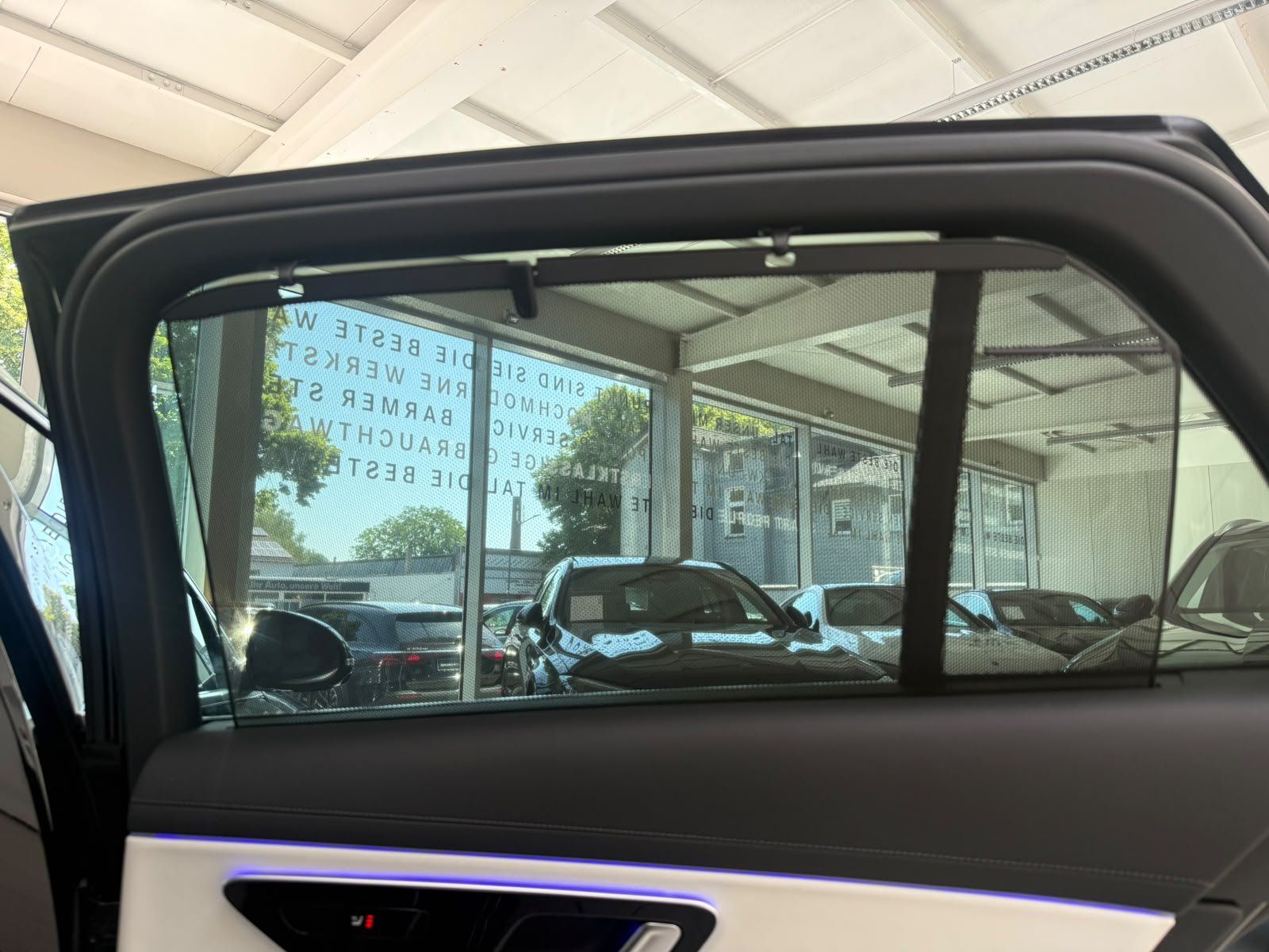 Fahrzeugabbildung Mercedes-Benz E 450d 4M T AMG+STDHZ+HUD+PANO+AIRMATIC+BURM4D