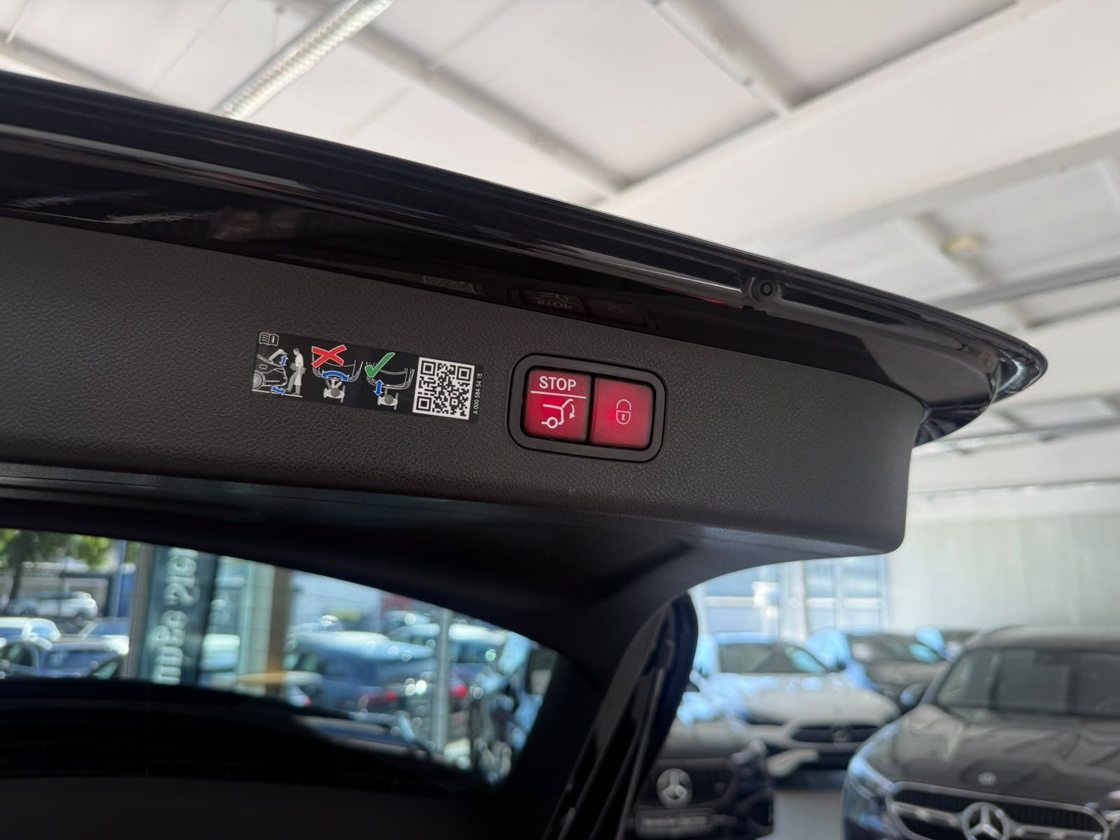 Fahrzeugabbildung Mercedes-Benz E 450d 4M T AMG+STDHZ+HUD+PANO+AIRMATIC+BURM4D