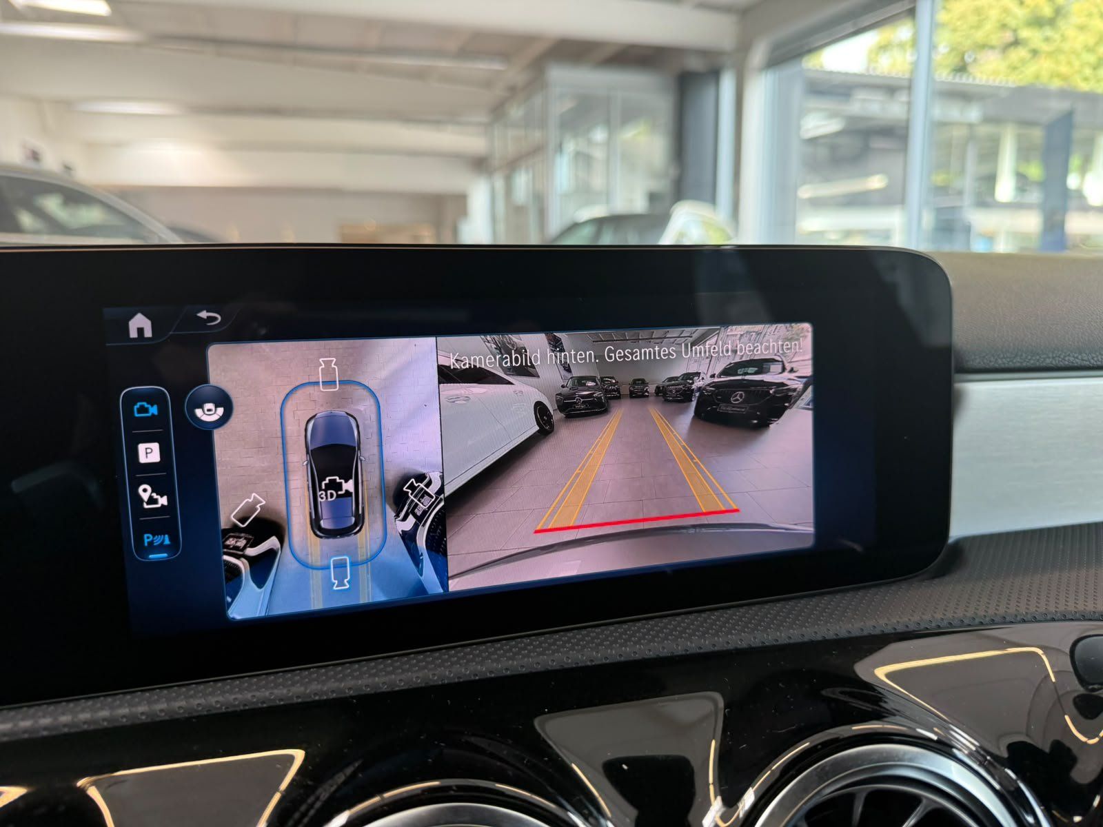 Fahrzeugabbildung Mercedes-Benz A 200 AMG+PANO+MBEAM+360°+DISTR+KEYLESS+TOTW+DAB