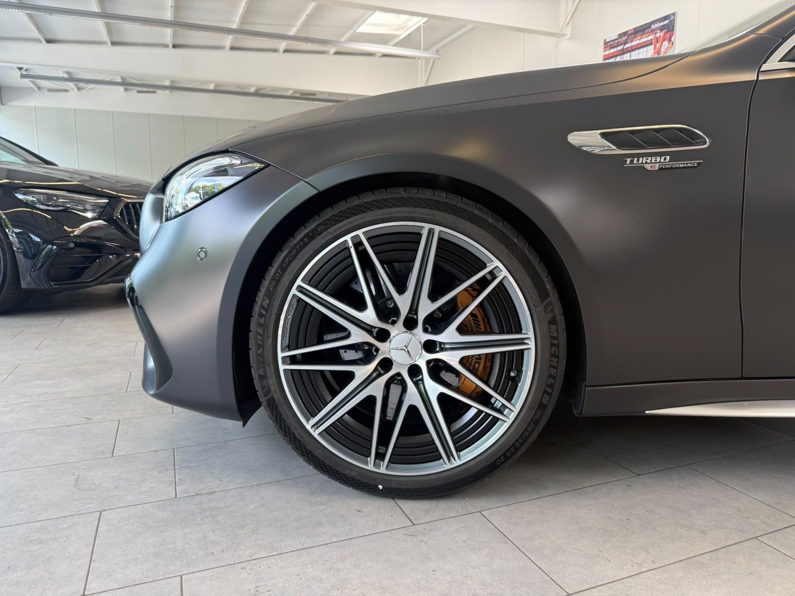 Fahrzeugabbildung Mercedes-Benz C 63 S E Performance DRIVER+PANO+PERFSITZ+KERAMI
