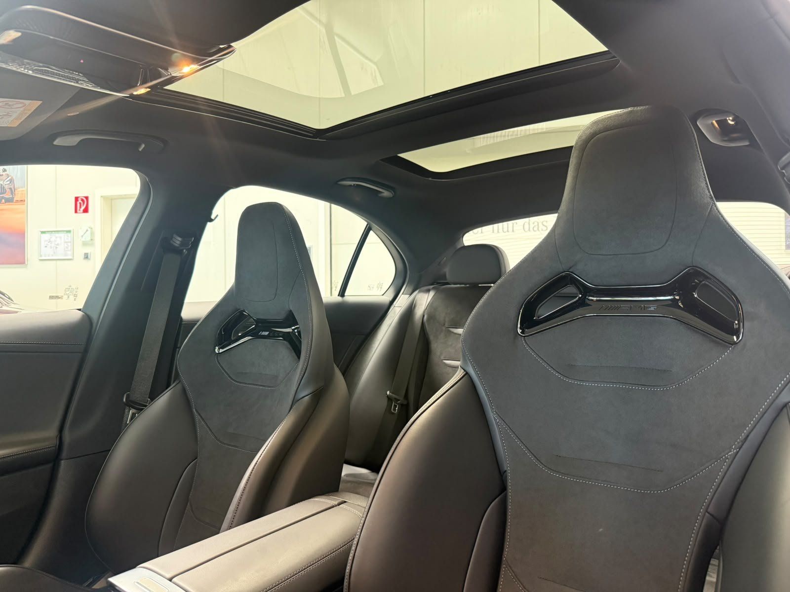 Fahrzeugabbildung Mercedes-Benz C 63 S E Performance DRIVER+PANO+PERFSITZ+KERAMI
