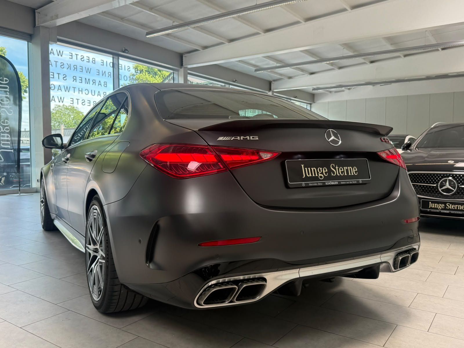 Fahrzeugabbildung Mercedes-Benz C 63 S E Performance DRIVER+PANO+PERFSITZ+KERAMI