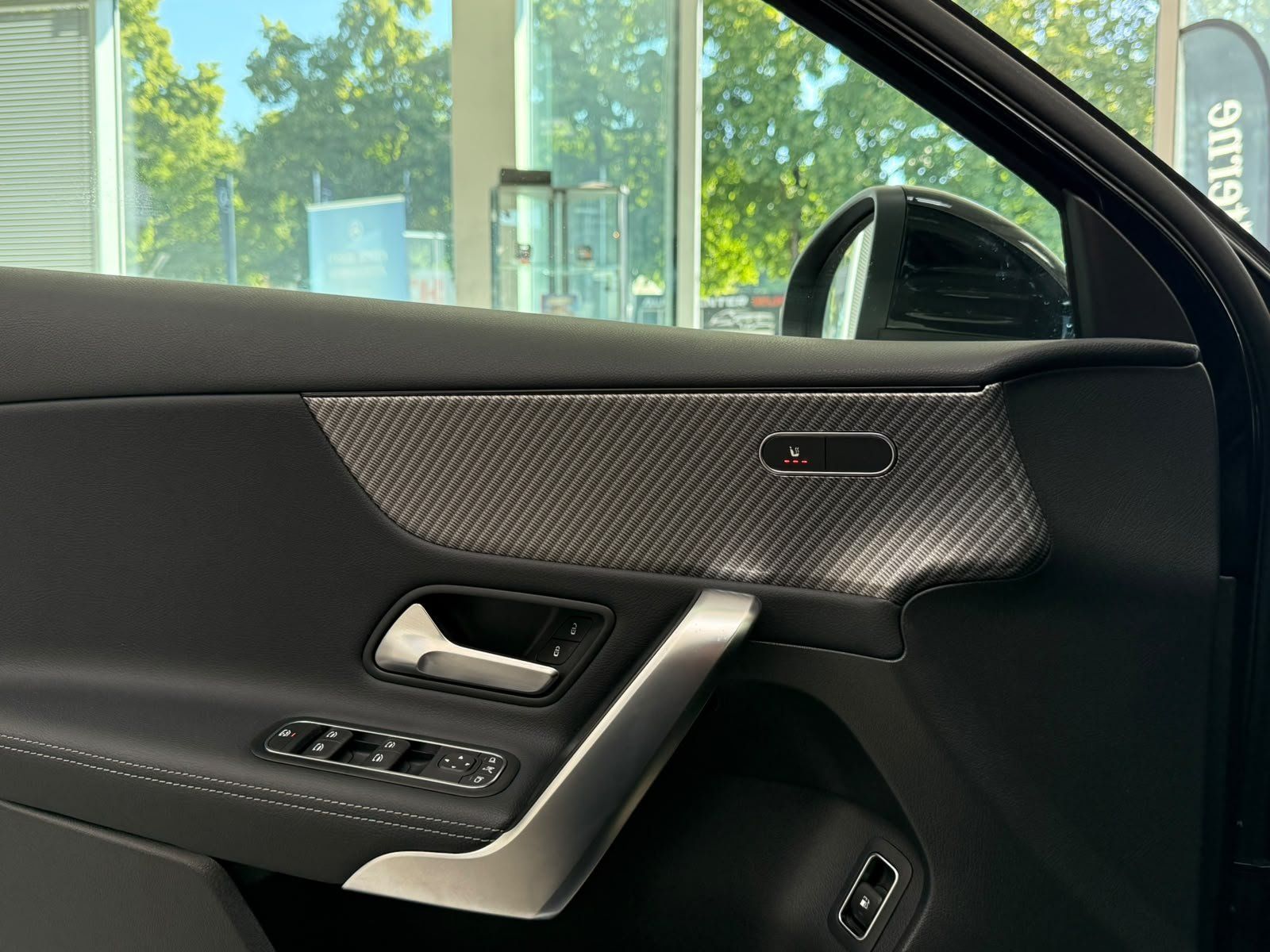Fahrzeugabbildung Mercedes-Benz A 250 e PROGRESSIVE ADV+AC11KW+VZ-ASSIST+WINTER