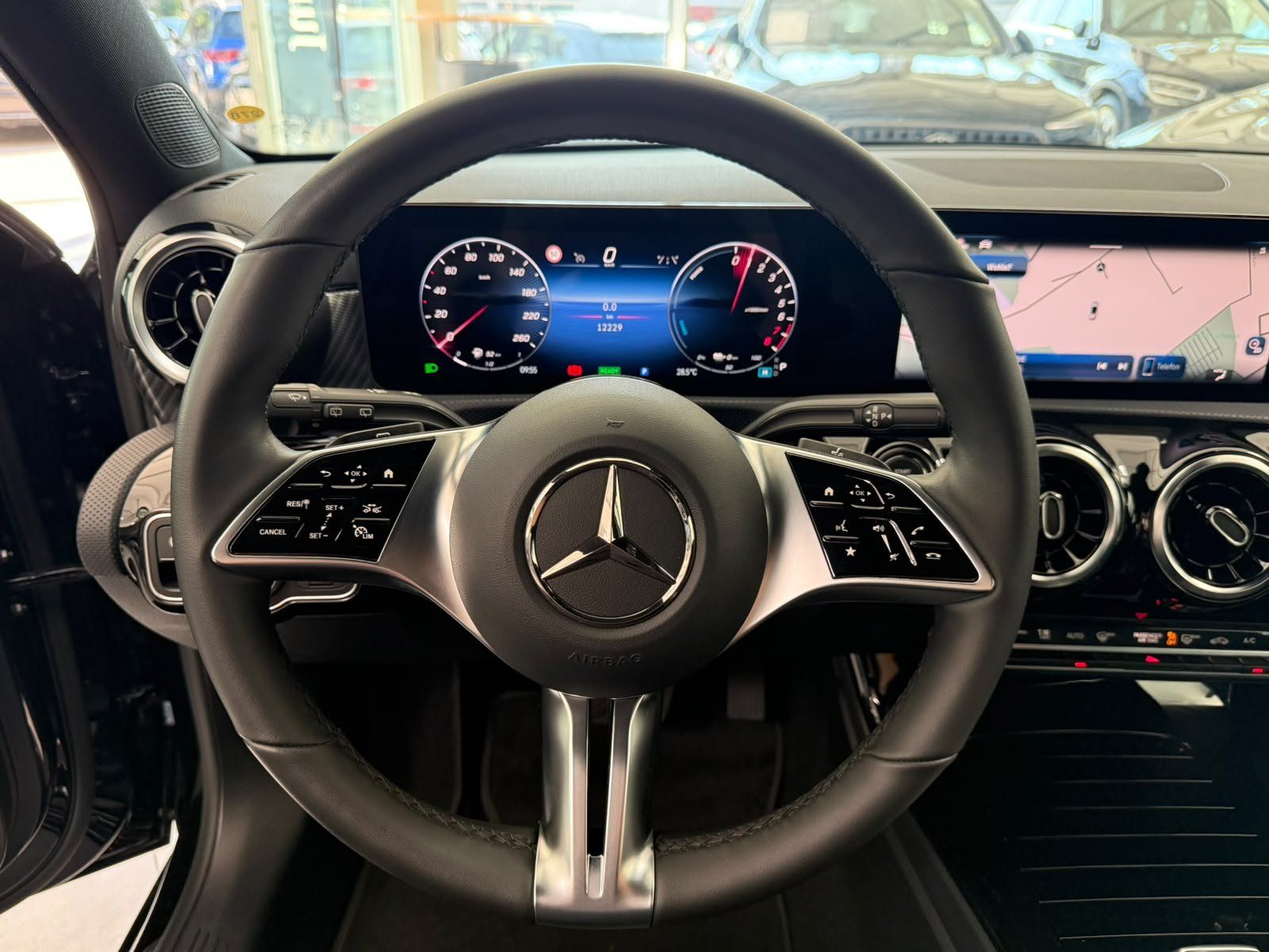 Fahrzeugabbildung Mercedes-Benz A 250 e PROGRESSIVE ADV+AC11KW+VZ-ASSIST+WINTER
