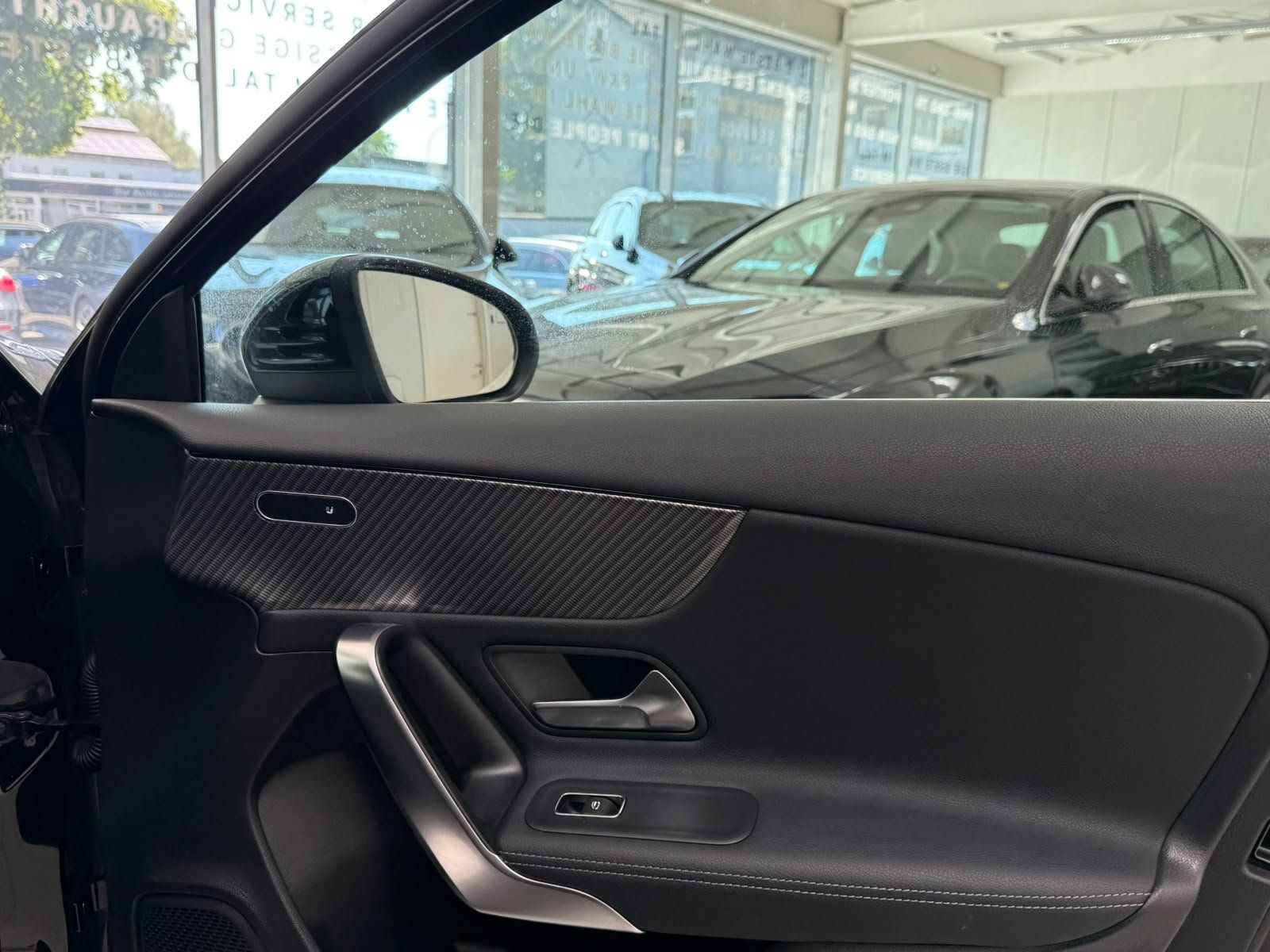 Fahrzeugabbildung Mercedes-Benz A 250 e PROGRESSIVE ADV+AC11KW+VZ-ASSIST+WINTER