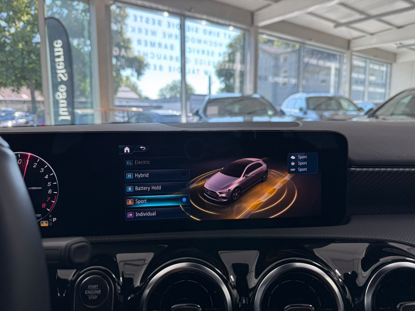 Fahrzeugabbildung Mercedes-Benz A 250 e PROGRESSIVE ADV+AC11KW+VZ-ASSIST+WINTER