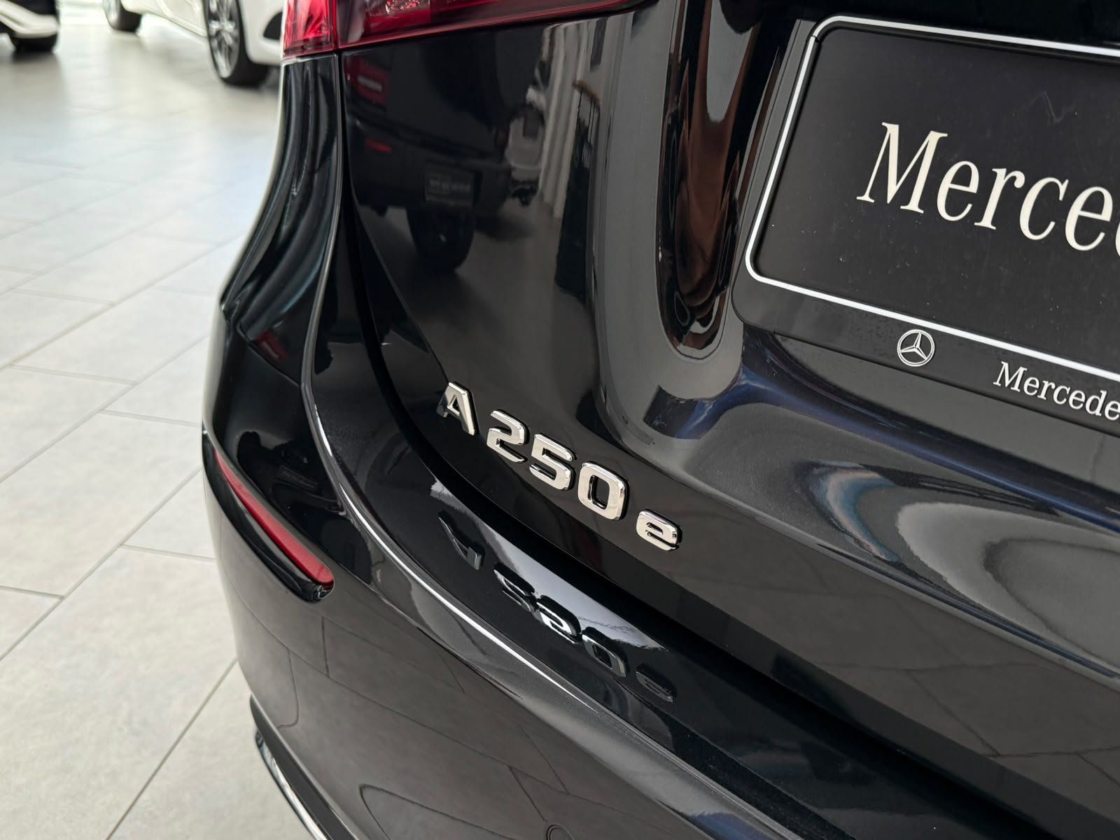 Fahrzeugabbildung Mercedes-Benz A 250 e PROGRESSIVE ADV+AC11KW+VZ-ASSIST+WINTER