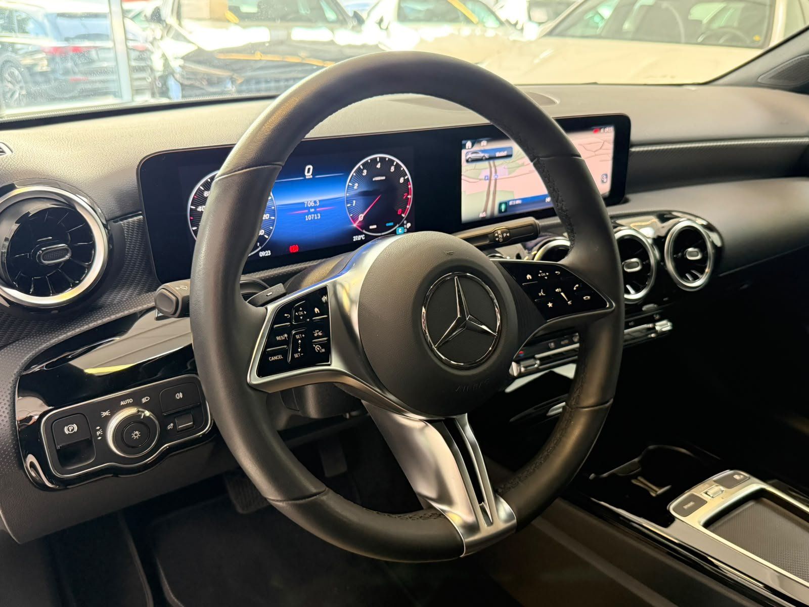 Fahrzeugabbildung Mercedes-Benz A 180 Progressive KAMERA+LED+LENKRADHZ+DAB+SPUR