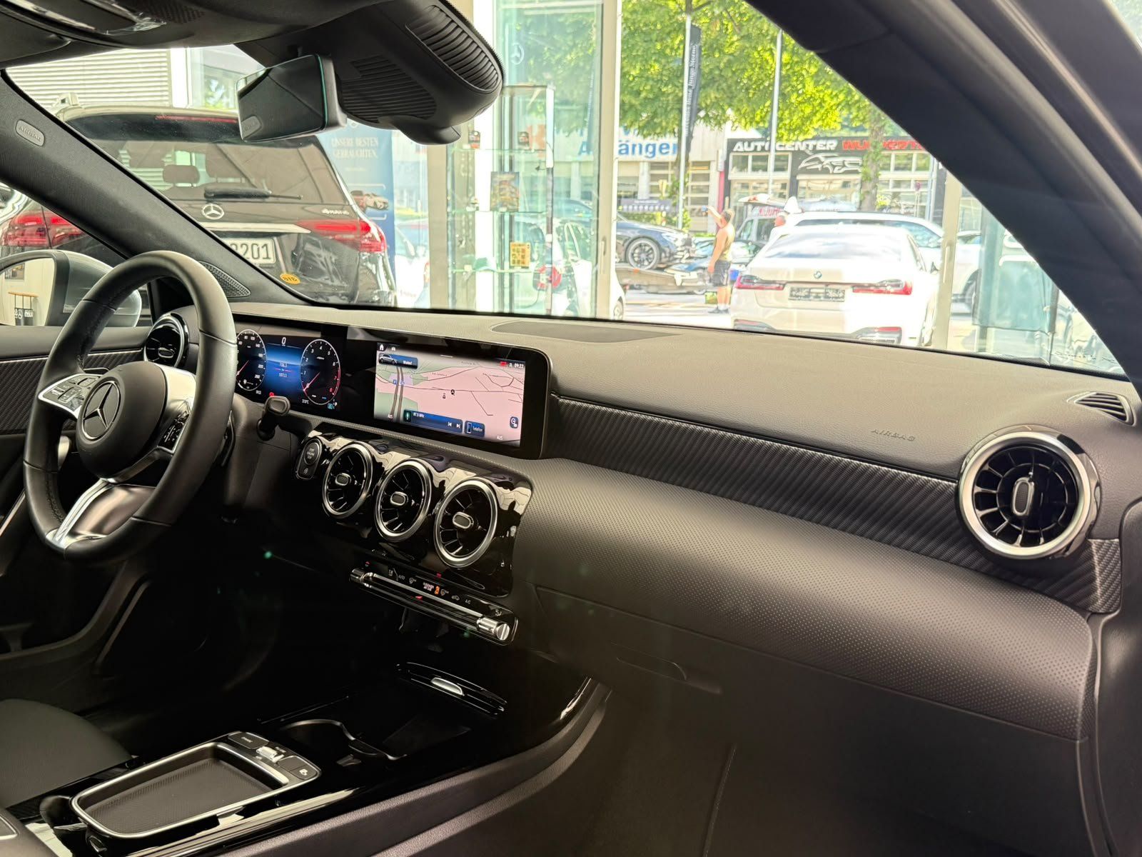 Fahrzeugabbildung Mercedes-Benz A 180 Progressive KAMERA+LED+LENKRADHZ+DAB+SPUR