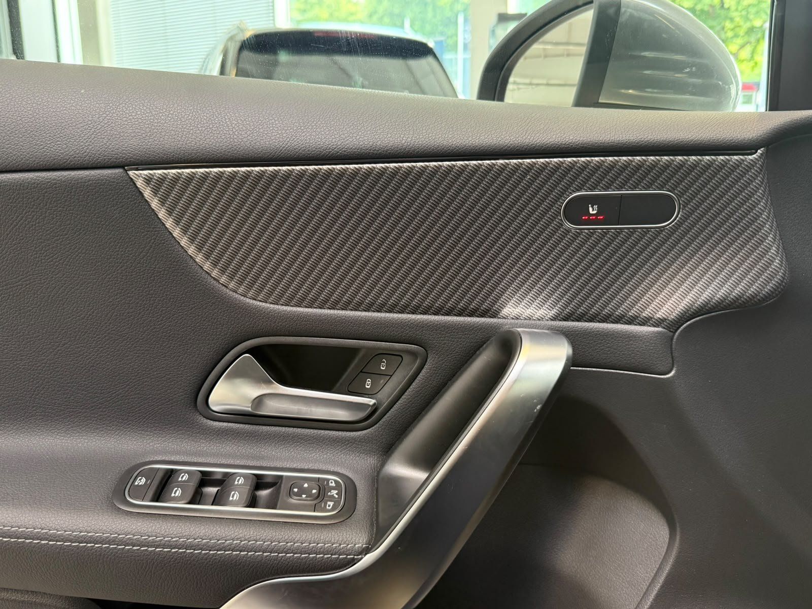Fahrzeugabbildung Mercedes-Benz A 180 Progressive KAMERA+LED+LENKRADHZ+DAB+SPUR