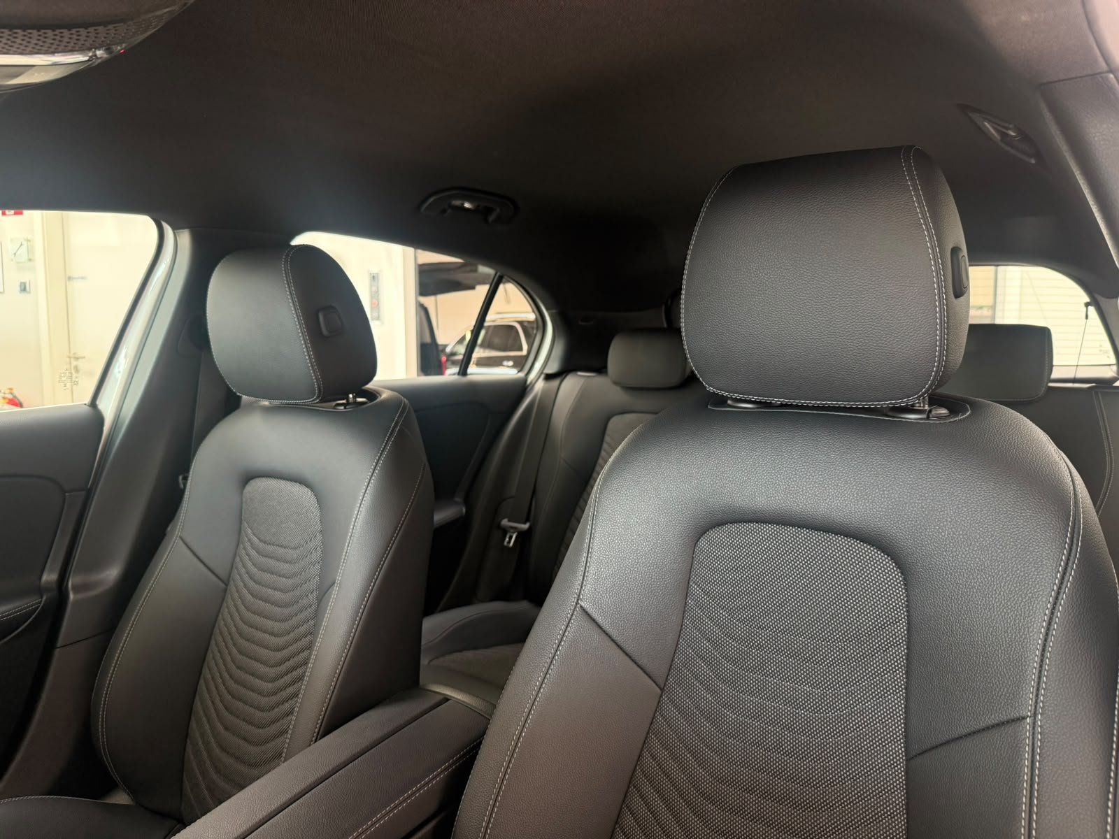 Fahrzeugabbildung Mercedes-Benz A 250e MEMORY+AC11KW+LED+KEYLESS+AMBIENTE+DAB