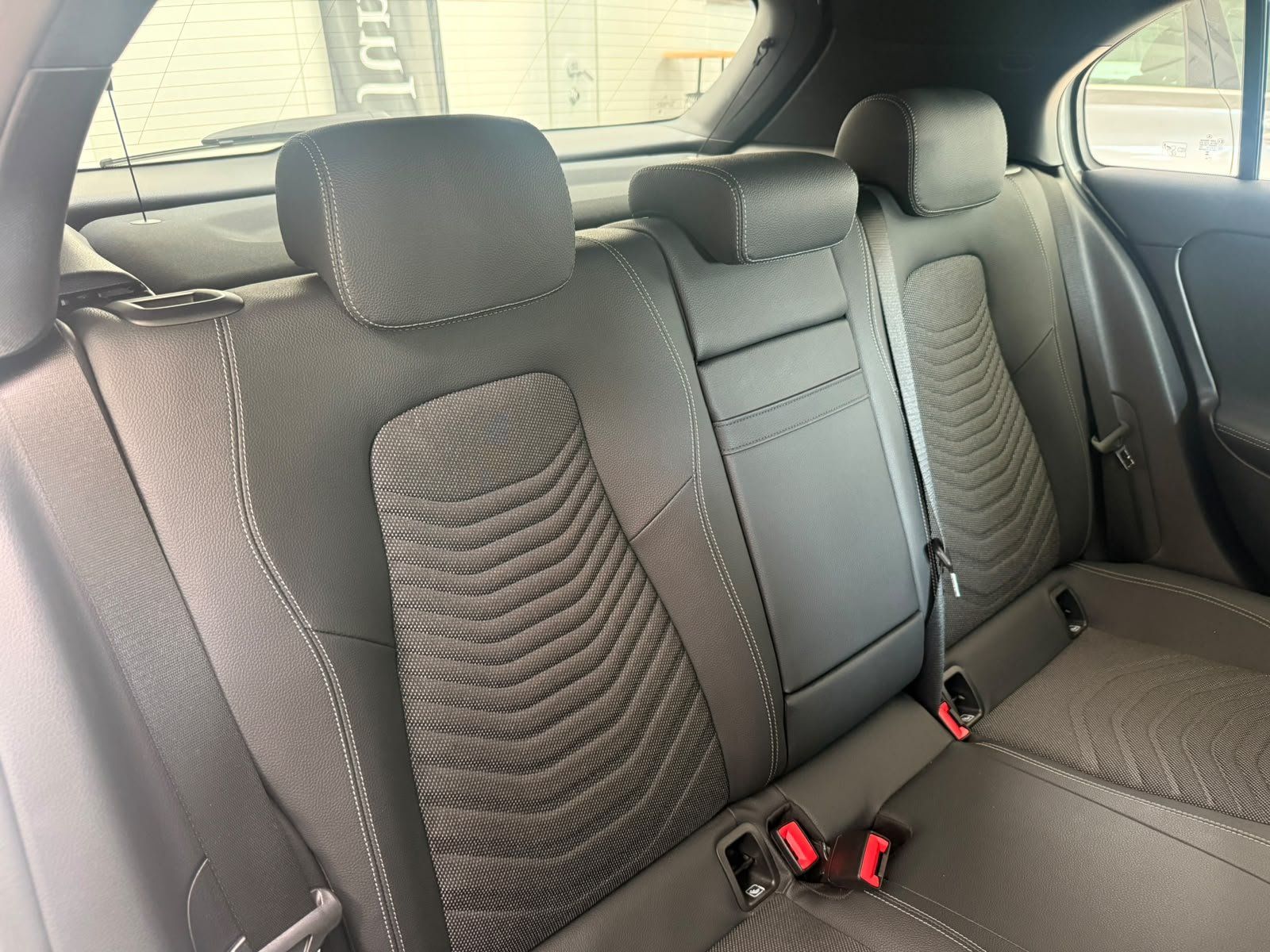 Fahrzeugabbildung Mercedes-Benz A 250e MEMORY+AC11KW+LED+KEYLESS+AMBIENTE+DAB