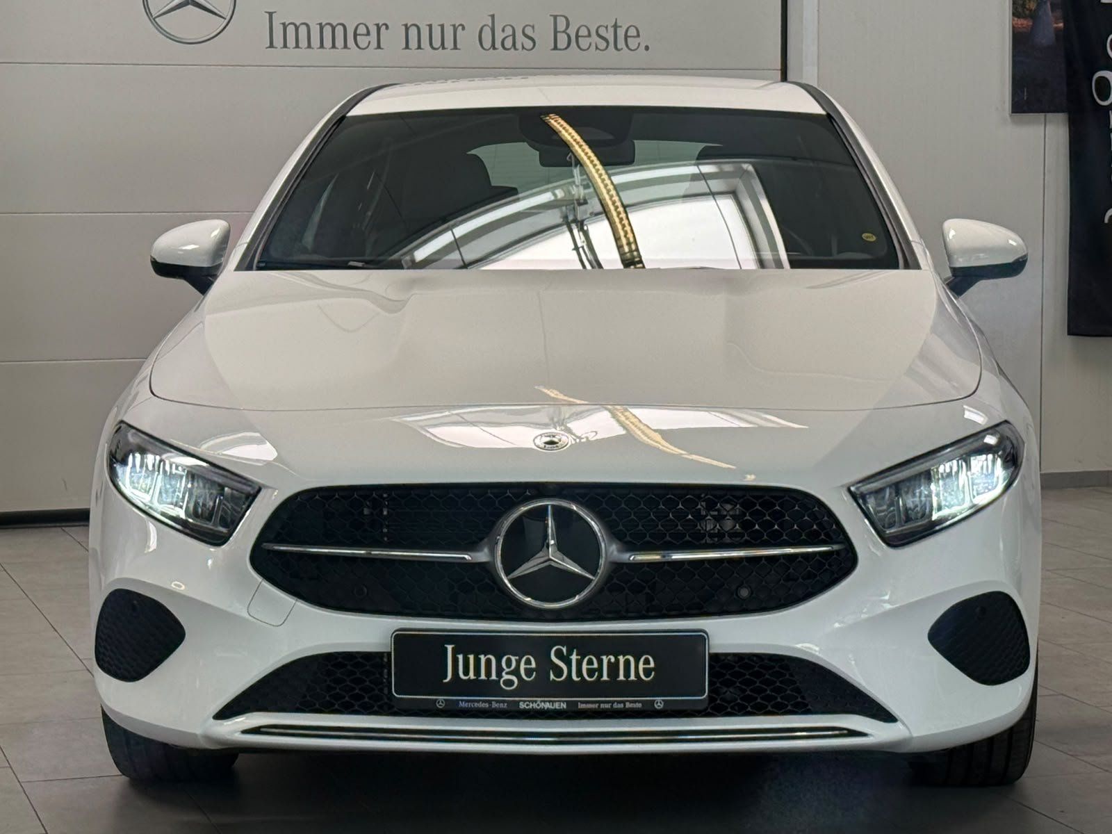 Fahrzeugabbildung Mercedes-Benz A 250e MEMORY+AC11KW+LED+KEYLESS+AMBIENTE+DAB