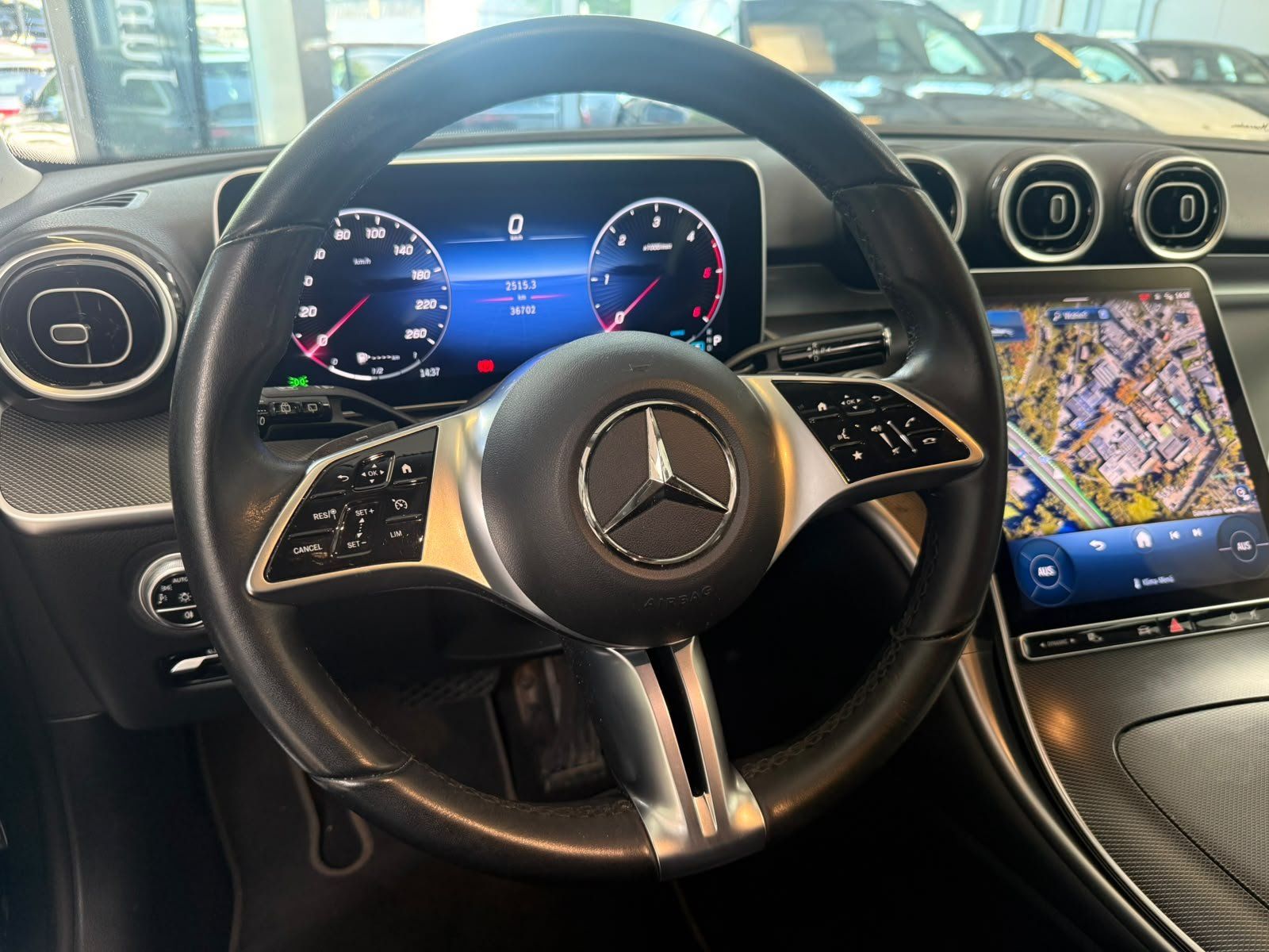Fahrzeugabbildung Mercedes-Benz C 200d T Avantgarde KAMERA+AHK+TOTW+LED+CARPLAY