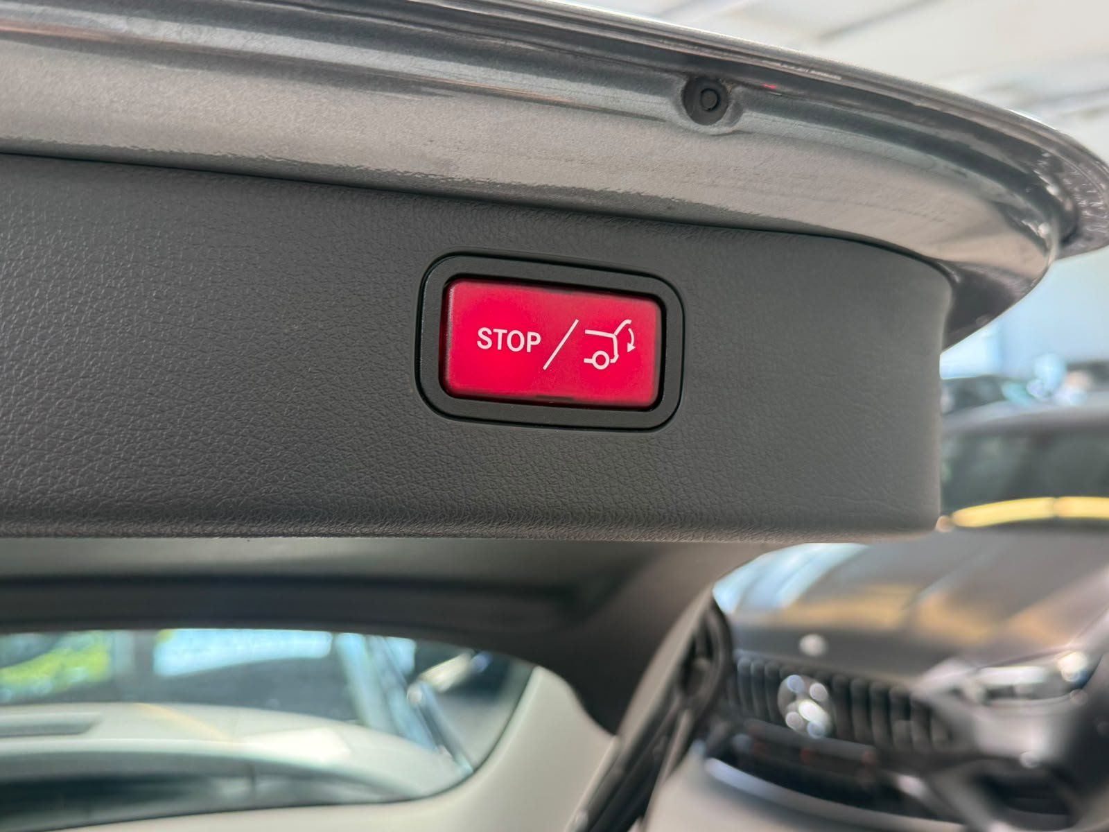 Fahrzeugabbildung Mercedes-Benz C 200d T Avantgarde KAMERA+AHK+TOTW+LED+CARPLAY