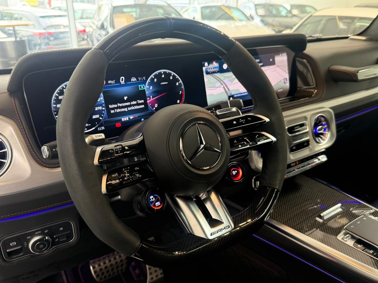 Fahrzeugabbildung Mercedes-Benz G 63 Manufaktur DRIVERS+STDHZ+CARBON+BURM+MBEAM